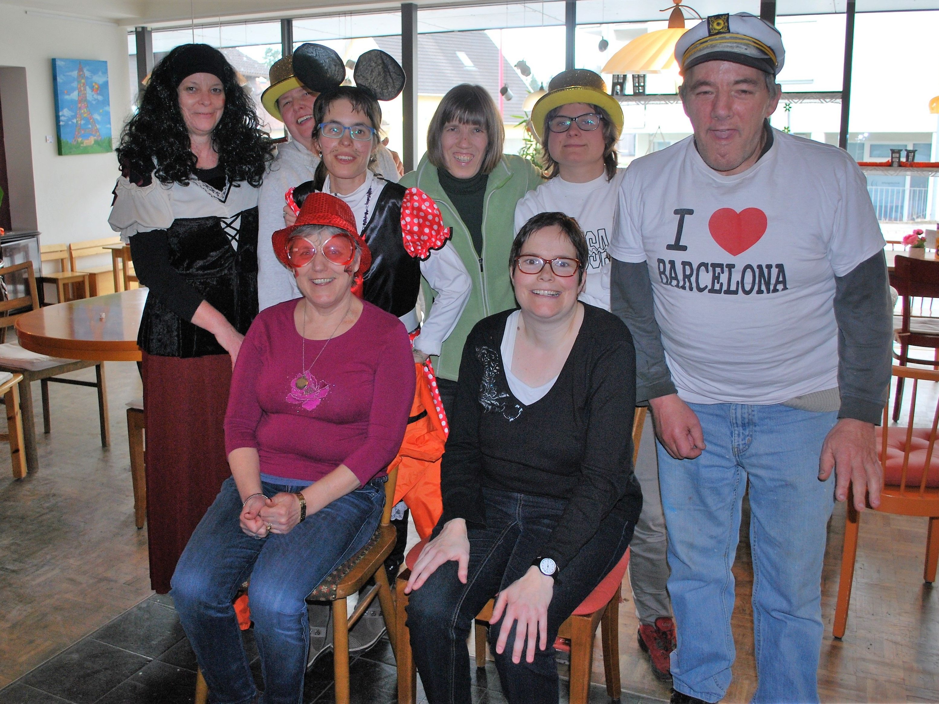 Das "Faschingsdienstag Team" vom Brockenhaus