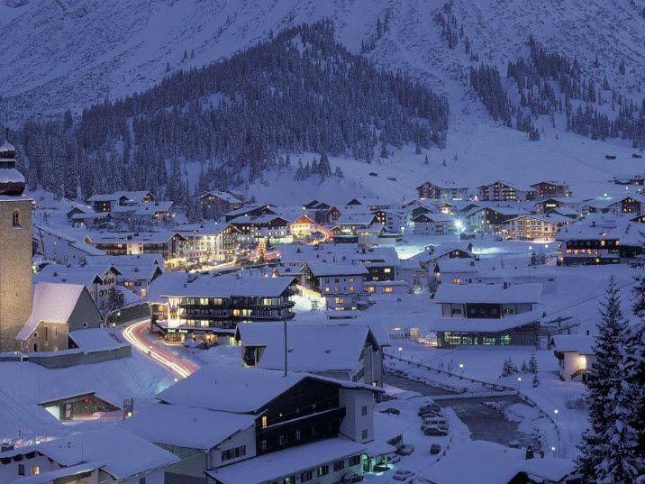 Lech Zuers am Arlberg bei Nacht