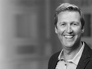Dr. Thomas Fuchs ist promovierter Diplom-Psychologe und in eigener Kinder- und jugendpsychologischer Praxis tätig