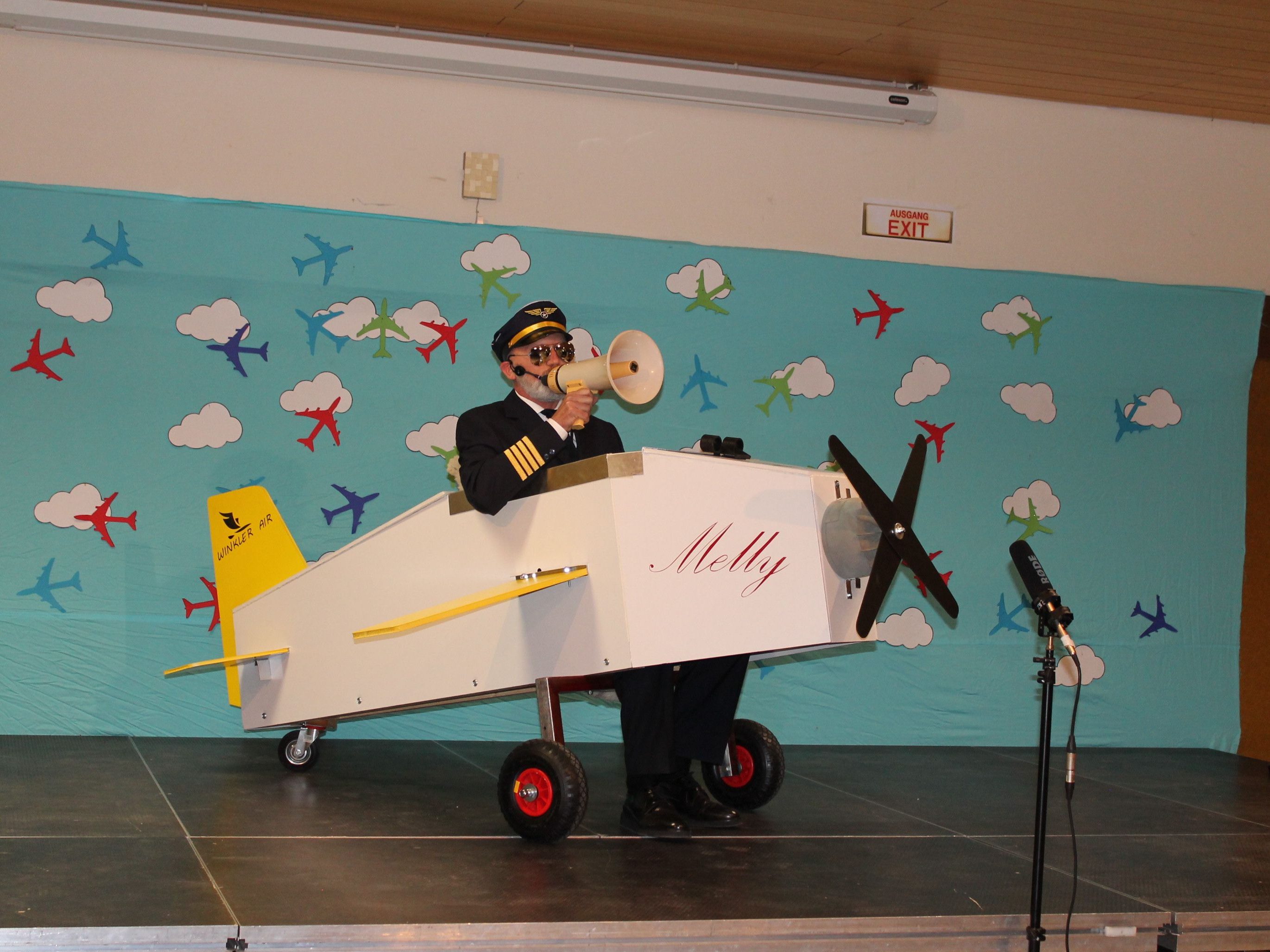 Flugkapitän Robert Oggertschnig lud zur Weltreise ... Flugkapitän Robert Oggertschnig lud zur Weltreise ...