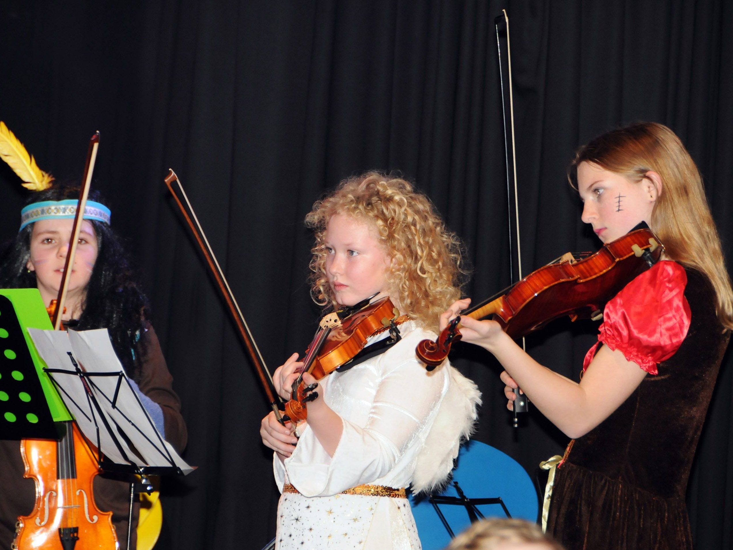 Kostümierte Ensembles beim Faschingskränzle der Musikschule Hard