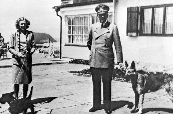 hitler-eva-braun-hund hitler-eva-braun-hund