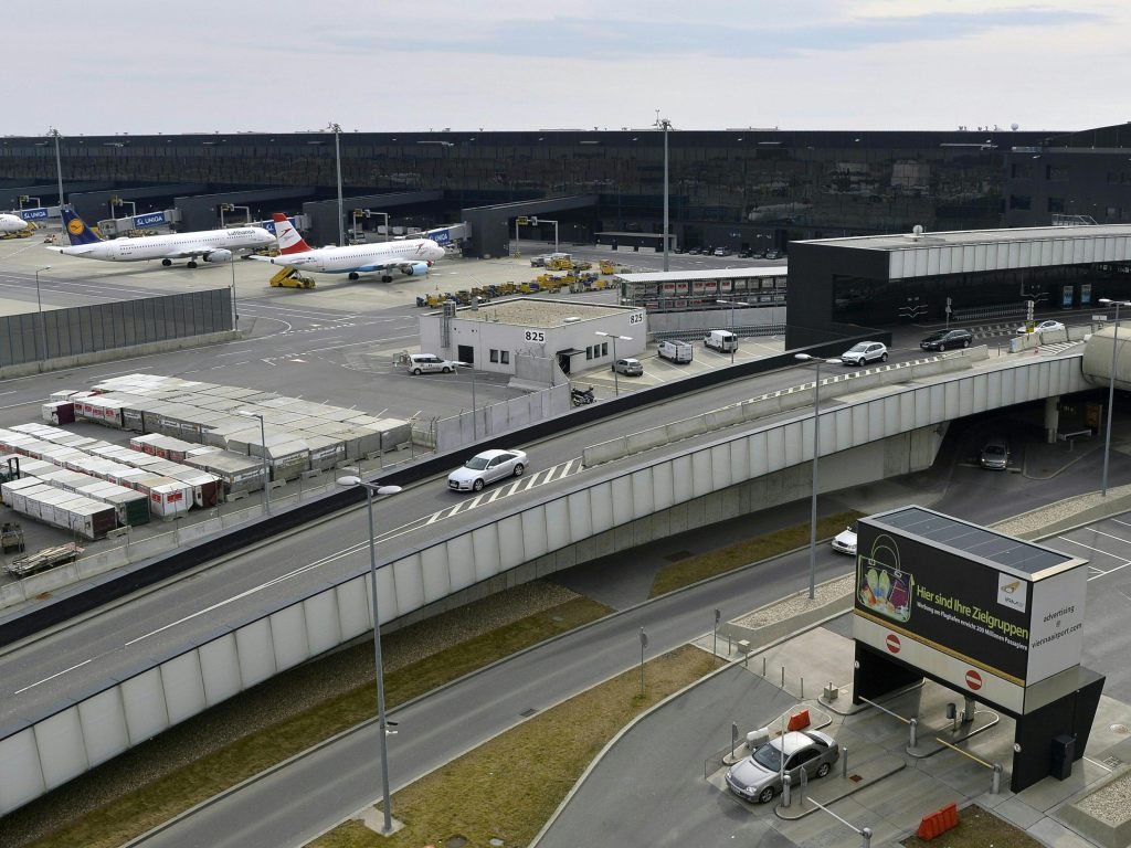 Terminal 3 Flughafen Wien Parken www.vienna.at