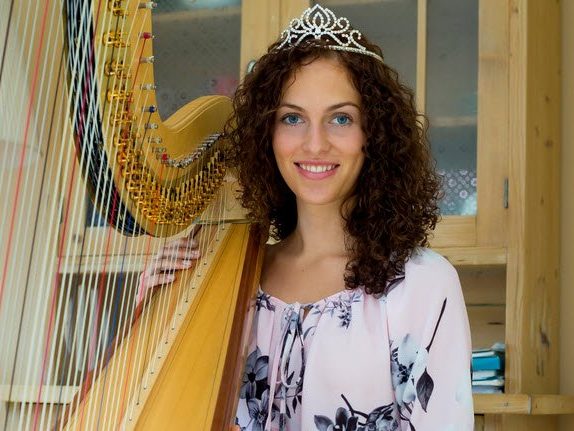Die neue Miss Vorarlberg, Sophie Thurnher, ist sehr musikalisch. Sie spielt seit zehn Jahren Harfe.