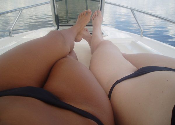 Sexy girls sunbathing Sexy girls sunbathing