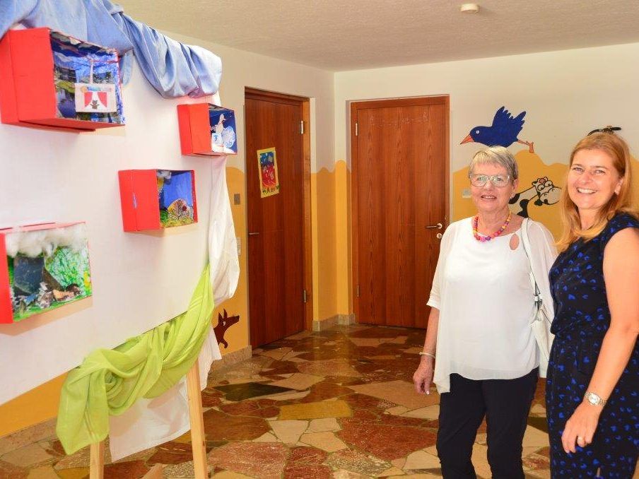 Ausstellungseröffnung Susi Weigel Volksschule Klösterle Ausstellungseröffnung Susi Weigel Volksschule Klösterle