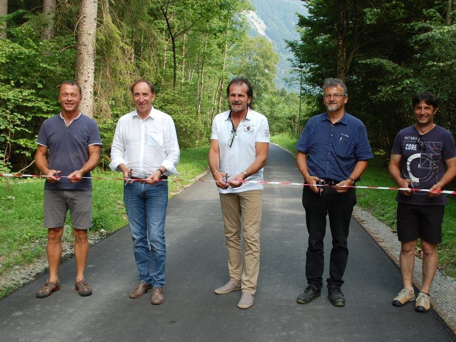 Nun ist er offiziell eröffnet: der neu gestaltete Radweg im Bereich Aktivpark. Nun ist er offiziell eröffnet: der neu gestaltete Radweg im Bereich Aktivpark.