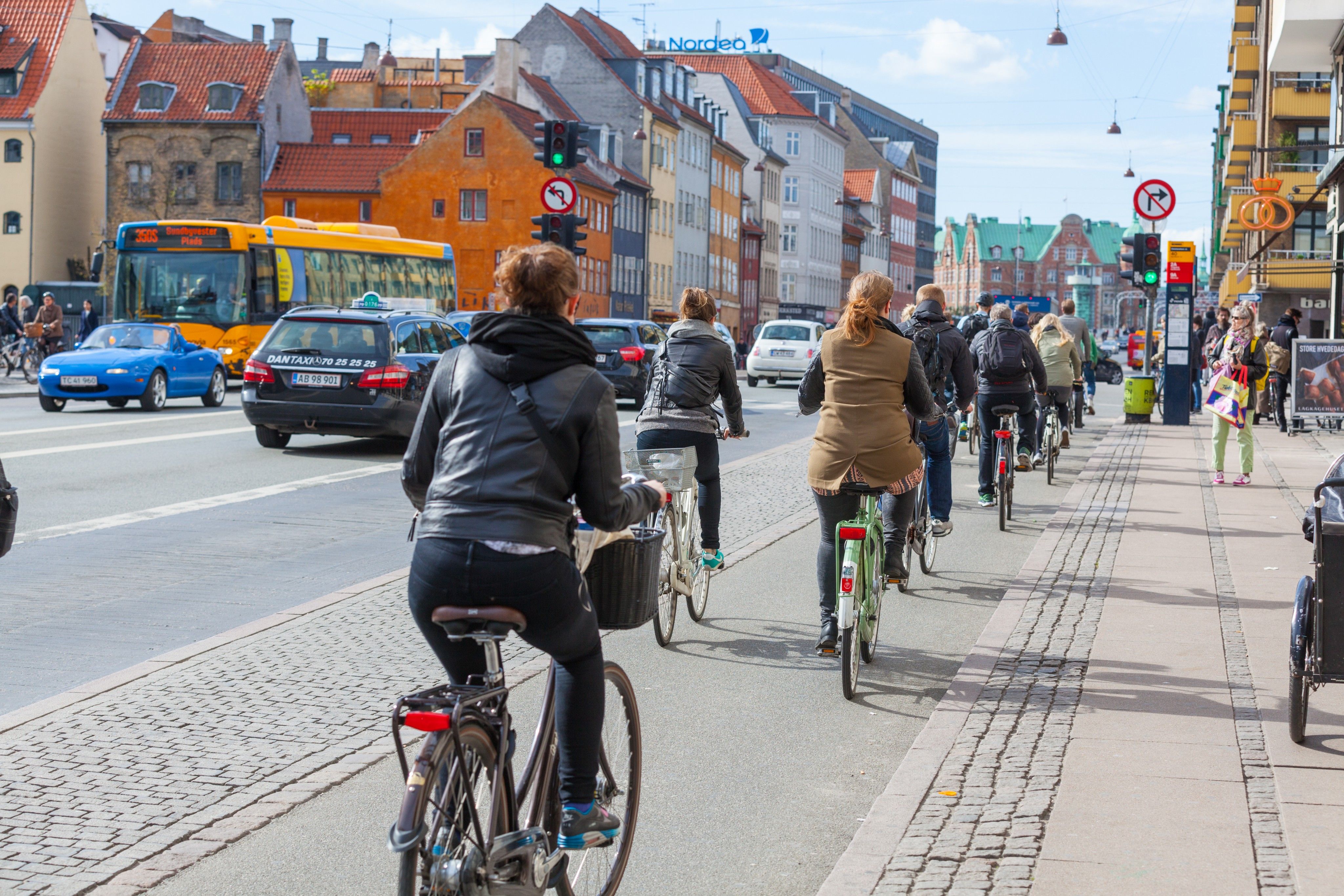 Bequem und günstiger kommen sie in Dänemark mit dem Fahrrad ans Ziel. 