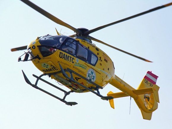 Verletzte wurden mit Notarztheli ins Krankenhaus eingeliefert.