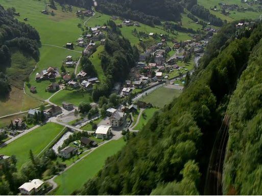 Arbeiten an der Bahntrasse machen Flüge angeblich notwendig Arbeiten an der Bahntrasse machen Flüge angeblich notwendig