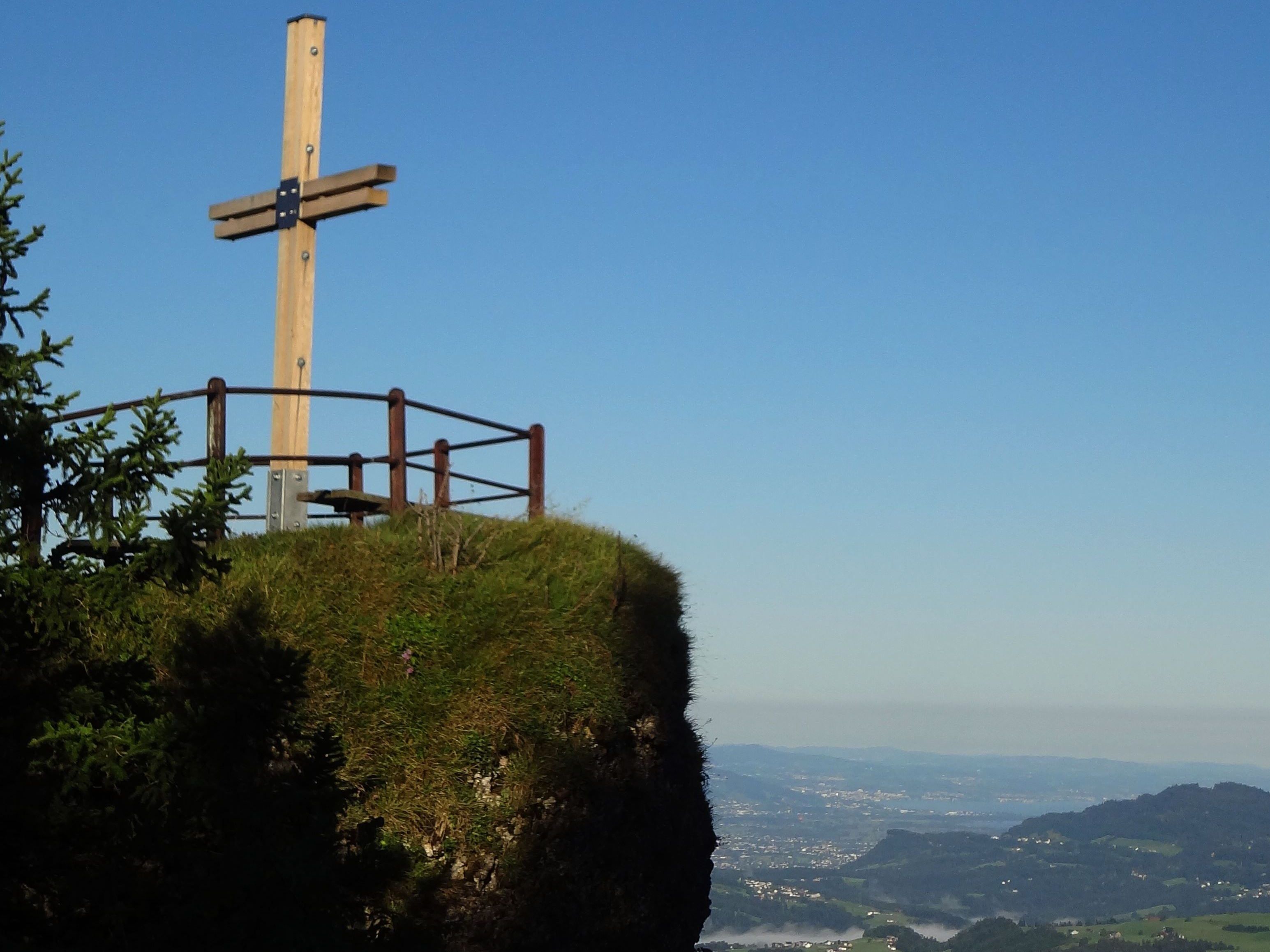 Auf dem Hausberg von Riefensberg schweift der Blick von der Nagelfluhkette über die Berge des Hinter- und Mittelwaldes bis zum Bodensee