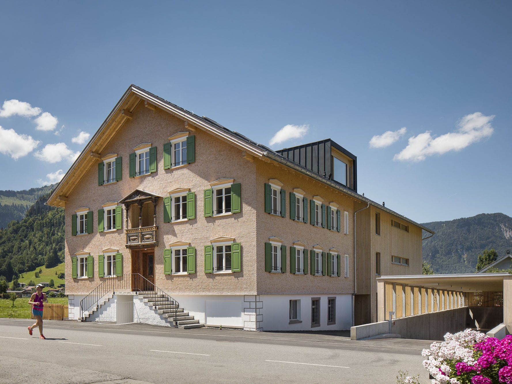 Das „Haus mitanand“ in Bezau verbindet Tradition und Innovation.