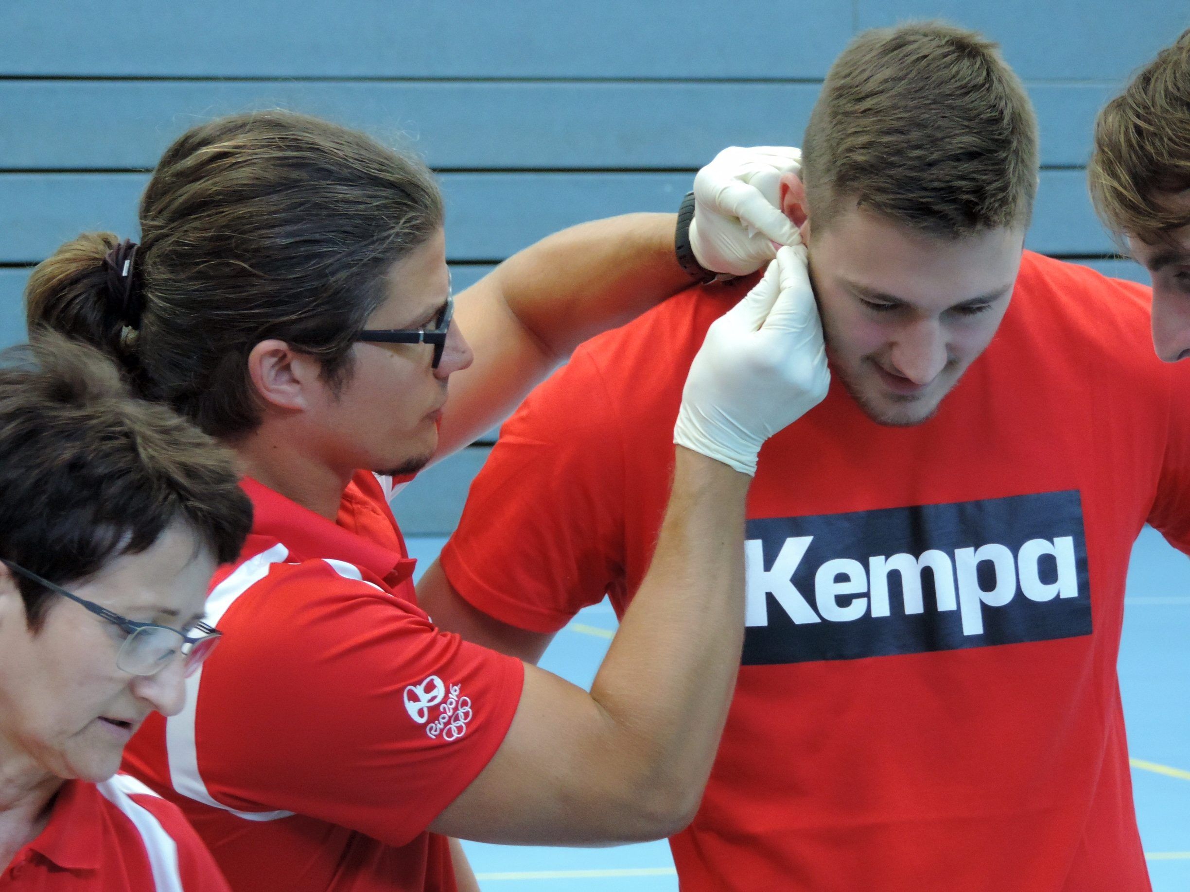Zum Trainingsauftakt der Roten Teufel standen sportmedizinische Leistungstests an. Zum Trainingsauftakt der Roten Teufel standen sportmedizinische Leistungstests an.