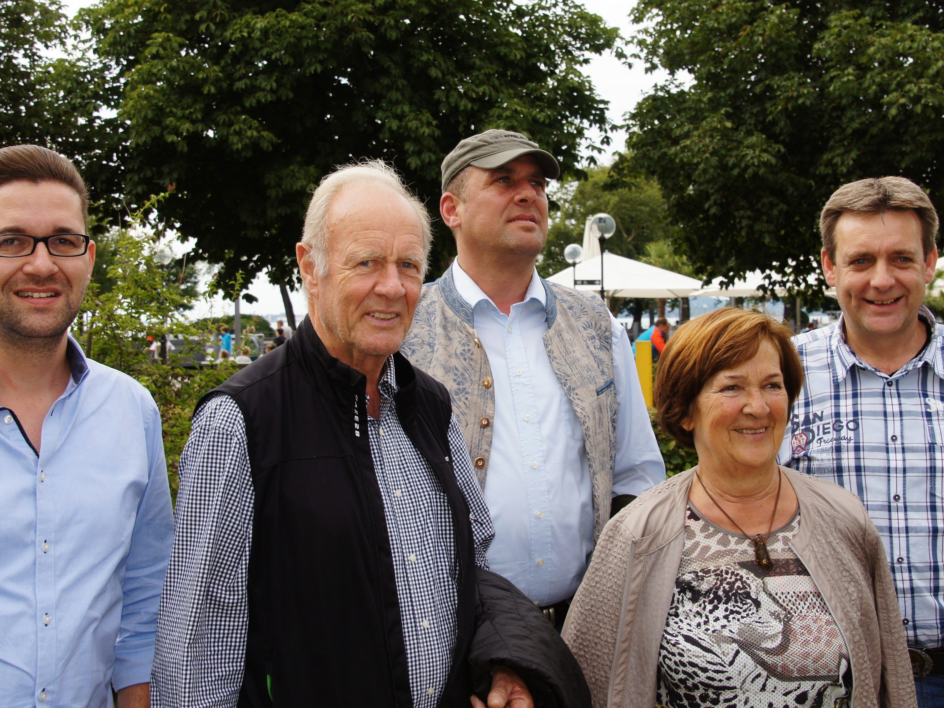 Alfred und Waltraud Vonblon mit ihren drei Söhnen Horst, Gerold und Thomas. Alfred und Waltraud Vonblon mit ihren drei Söhnen Horst, Gerold und Thomas.