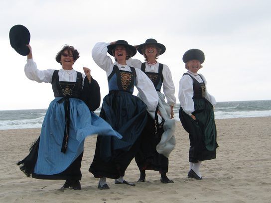 Lecher Damen am Kampener Strand.