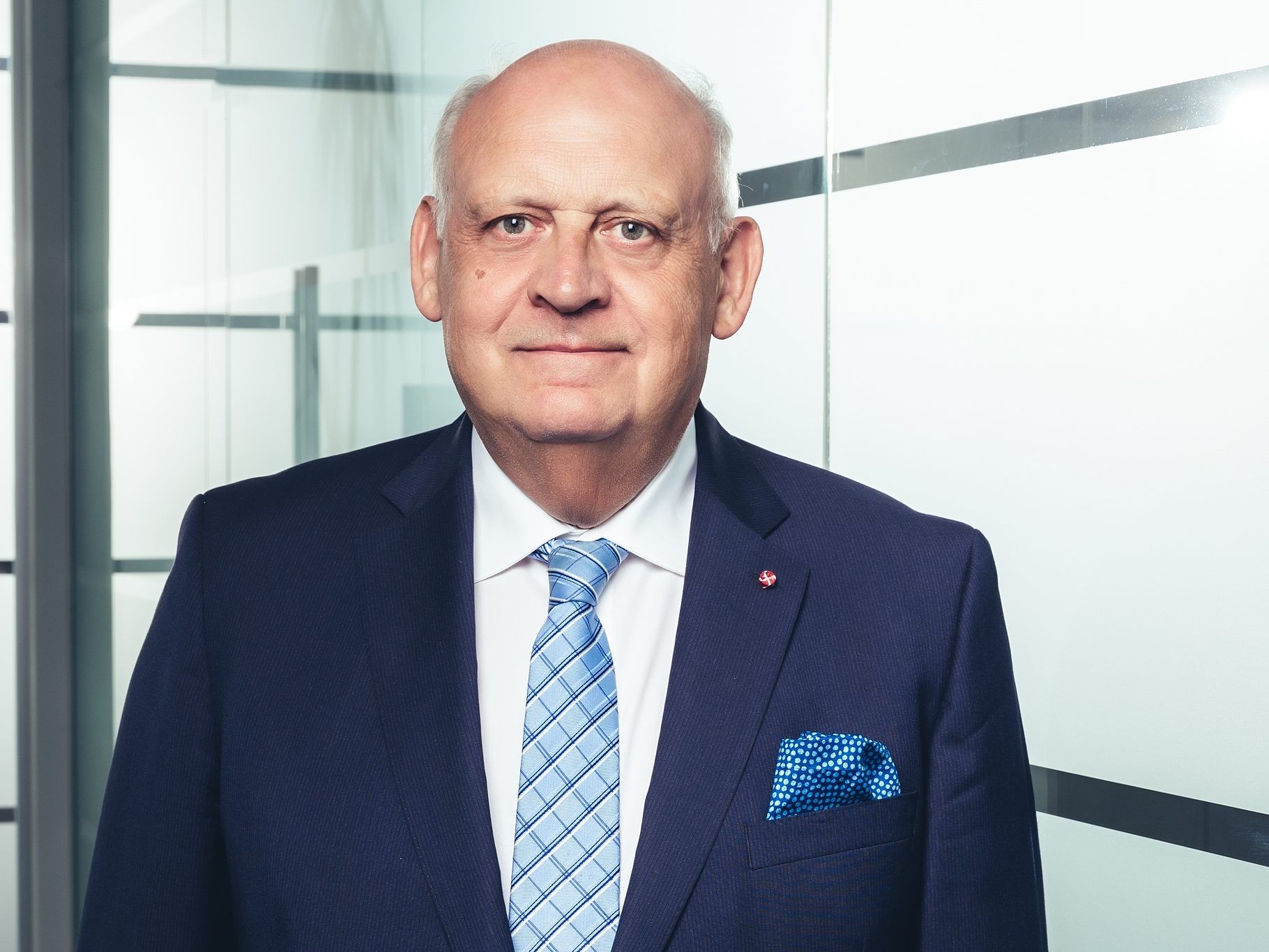 Hubert Culik: "Die App des ZVÖ bietet einen Mehrwert für Gemeinden, Länder und Bund. Es zeigt sich, was erreicht werden kann, wenn Unternehmen ihre Expertise und Kräfte im Sinne einer guten Sache bündeln." Hubert Culik: "Die App des ZVÖ bietet einen Mehrwert für Gemeinden, Länder und Bund. Es zeigt sich, was erreicht werden kann, wenn Unternehmen ihre Expertise und Kräfte im Sinne einer guten Sache bündeln."