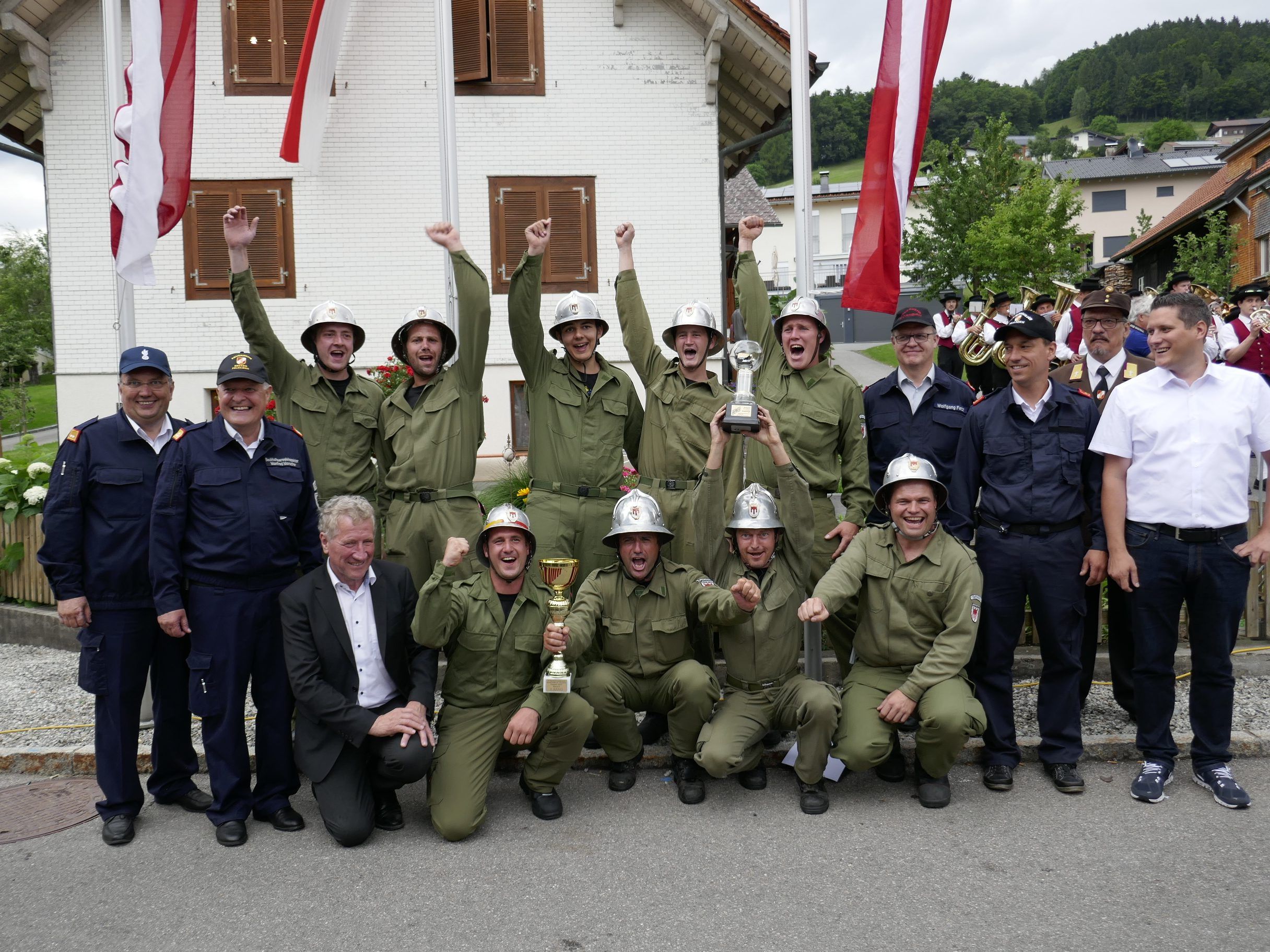 Der Bezirkssieger der Bezirke Feldkirch und Dornbirn der Nassbewerbe heißt Satteins1. An die Sieger konnte die begehrte Goldene Pumpe überreicht werden.