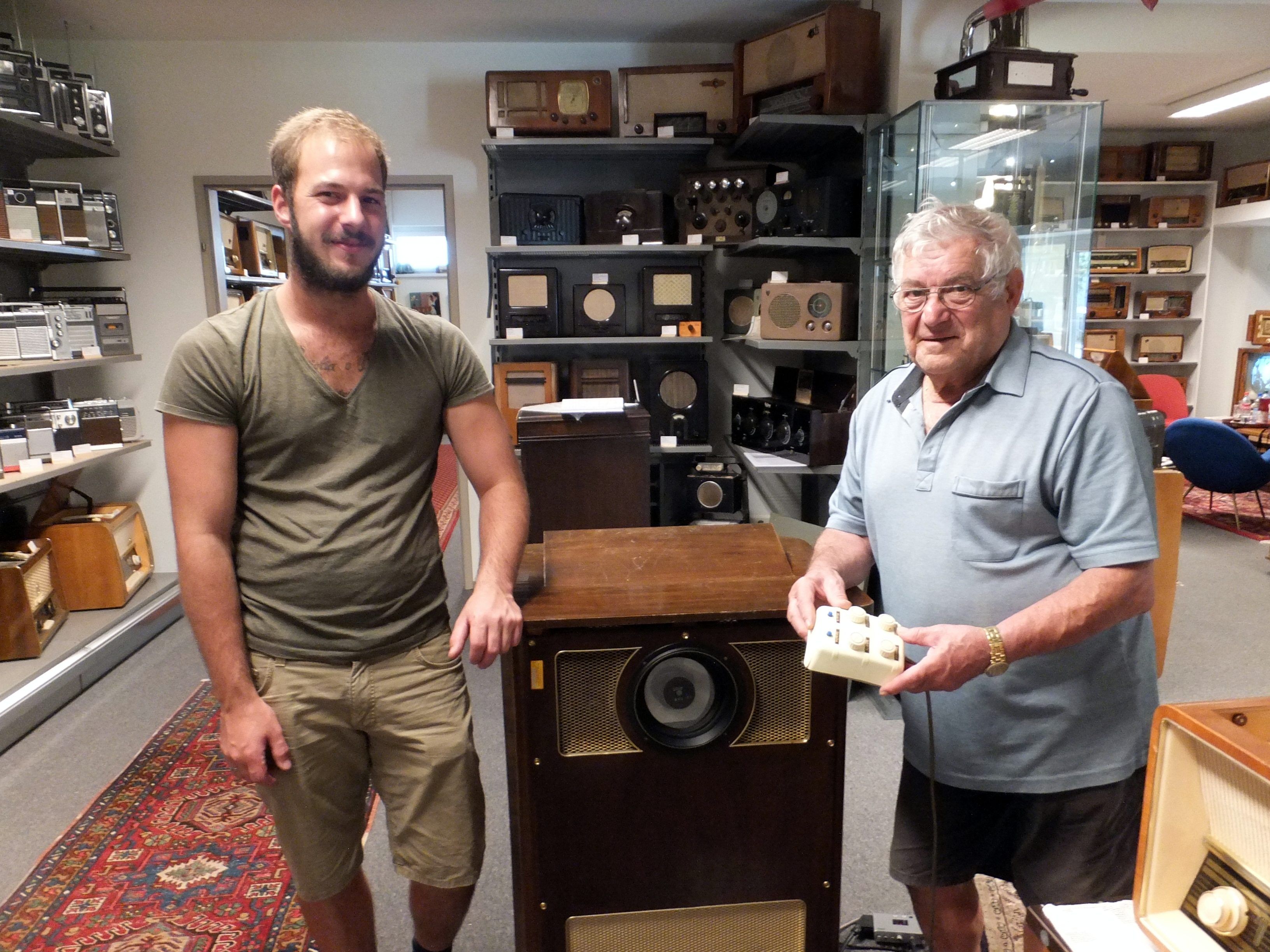 Jan Hollenstein und Herbert Rauch sind die Hüter des Radiomuseums Jan Hollenstein und Herbert Rauch sind die Hüter des Radiomuseums