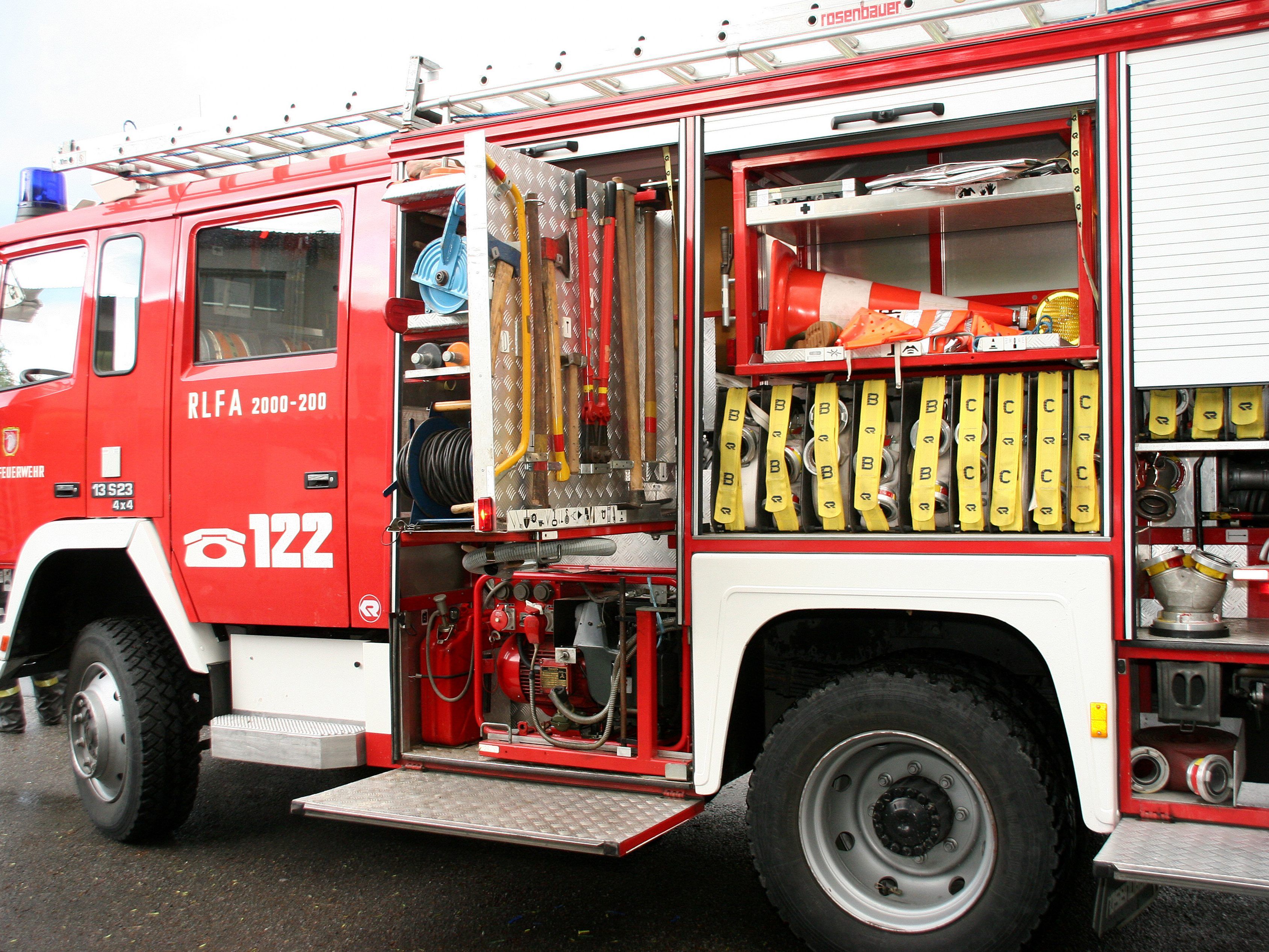 Gegen 20 Uhr kam es am Freitag im Großraum Bludenz zu zahlreichen Feuerwehr- und Polizeieinsätzen. Gegen 20 Uhr kam es am Freitag im Großraum Bludenz zu zahlreichen Feuerwehr- und Polizeieinsätzen.