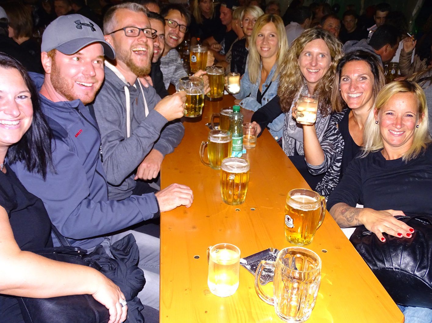 Beste Stimmung beim Dämmerschoppen der Galgenbrüder auf dem Festplatz der Schwefler Funkenzunft. . Beste Stimmung beim Dämmerschoppen der Galgenbrüder auf dem Festplatz der Schwefler Funkenzunft. .