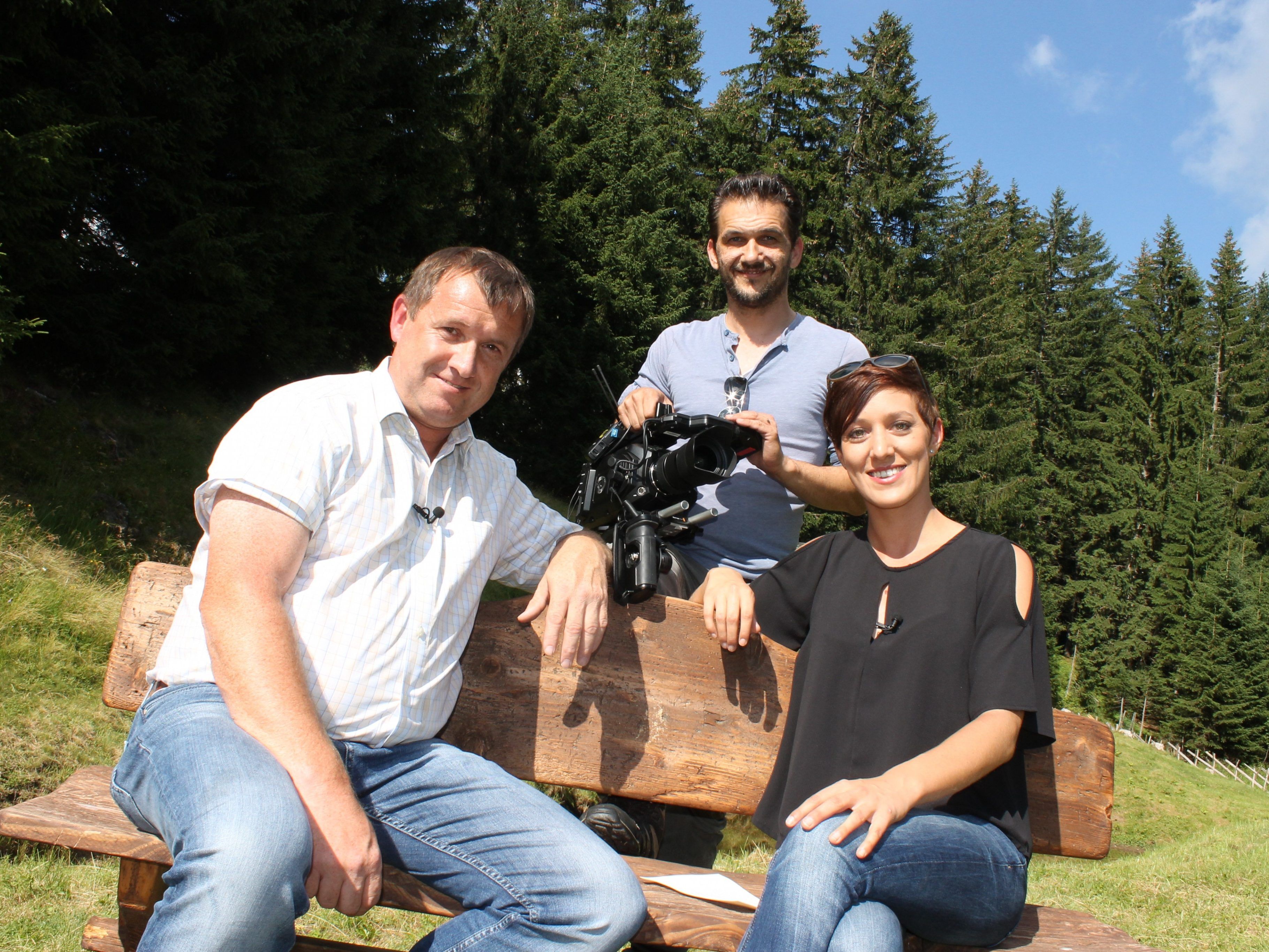 Thomas Lerch von den Bergbahnen Gargellen zu Gast beim "LÄNDLE-Talk on Tour" im Silbertal mit Moderatorin Bianca Oberscheider Thomas Lerch von den Bergbahnen Gargellen zu Gast beim "LÄNDLE-Talk on Tour" im Silbertal mit Moderatorin Bianca Oberscheider