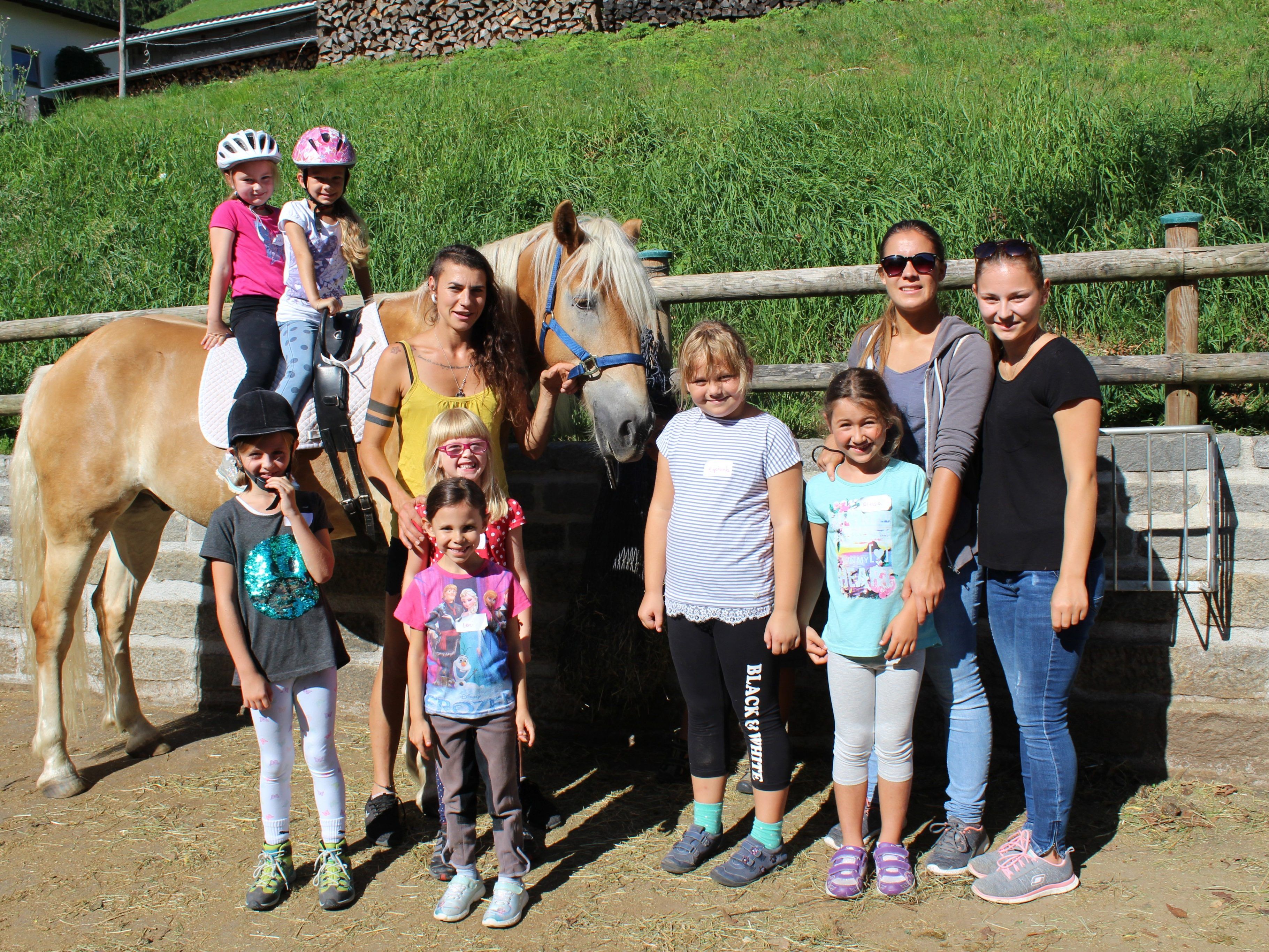 Viel Spaß hatten die Kinder in den Ferien auf dem Saminahof. Viel Spaß hatten die Kinder in den Ferien auf dem Saminahof.
