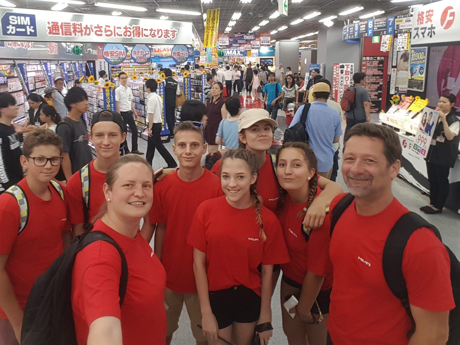 Weltmeister und Vize-Weltmeister: Die Nenzinger Mittelschüler haben im japanischen Nagoya sprichwörtlich „abgeräumt“.