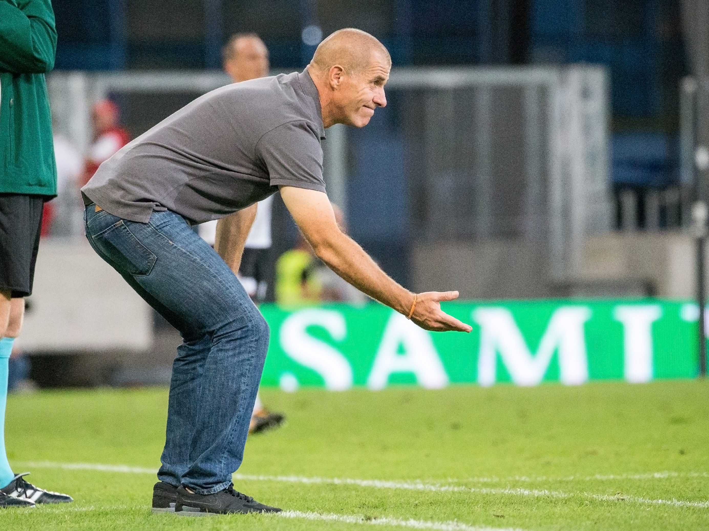 Altach-Cheftrainer Schmidt gibt letzte PK vor demr Reise zu EL-Quali-Gegner Maccabi Tel Aviv. Altach-Cheftrainer Schmidt gibt letzte PK vor demr Reise zu EL-Quali-Gegner Maccabi Tel Aviv.