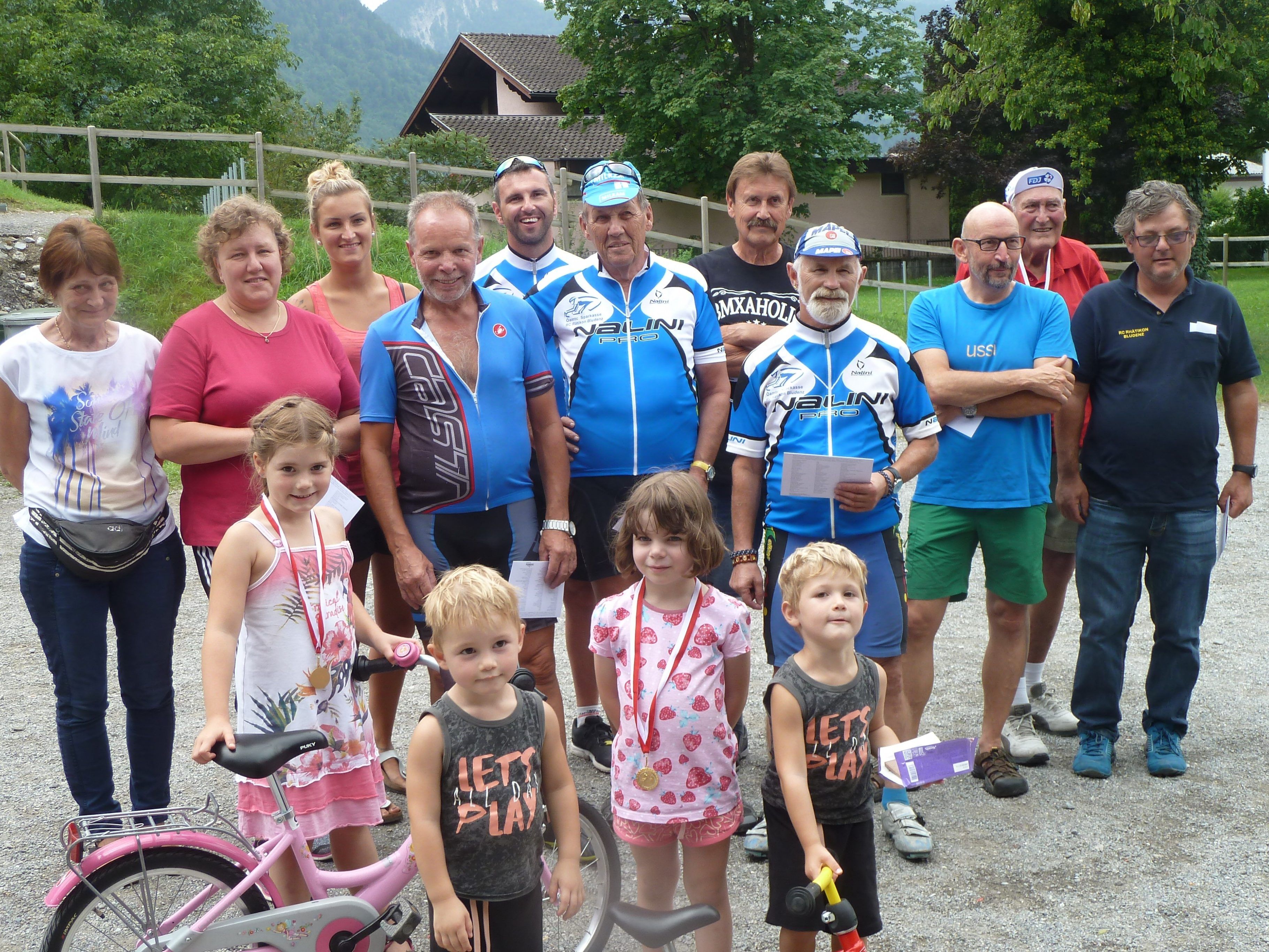 Sportliche Radlerfamilie Sportliche Radlerfamilie