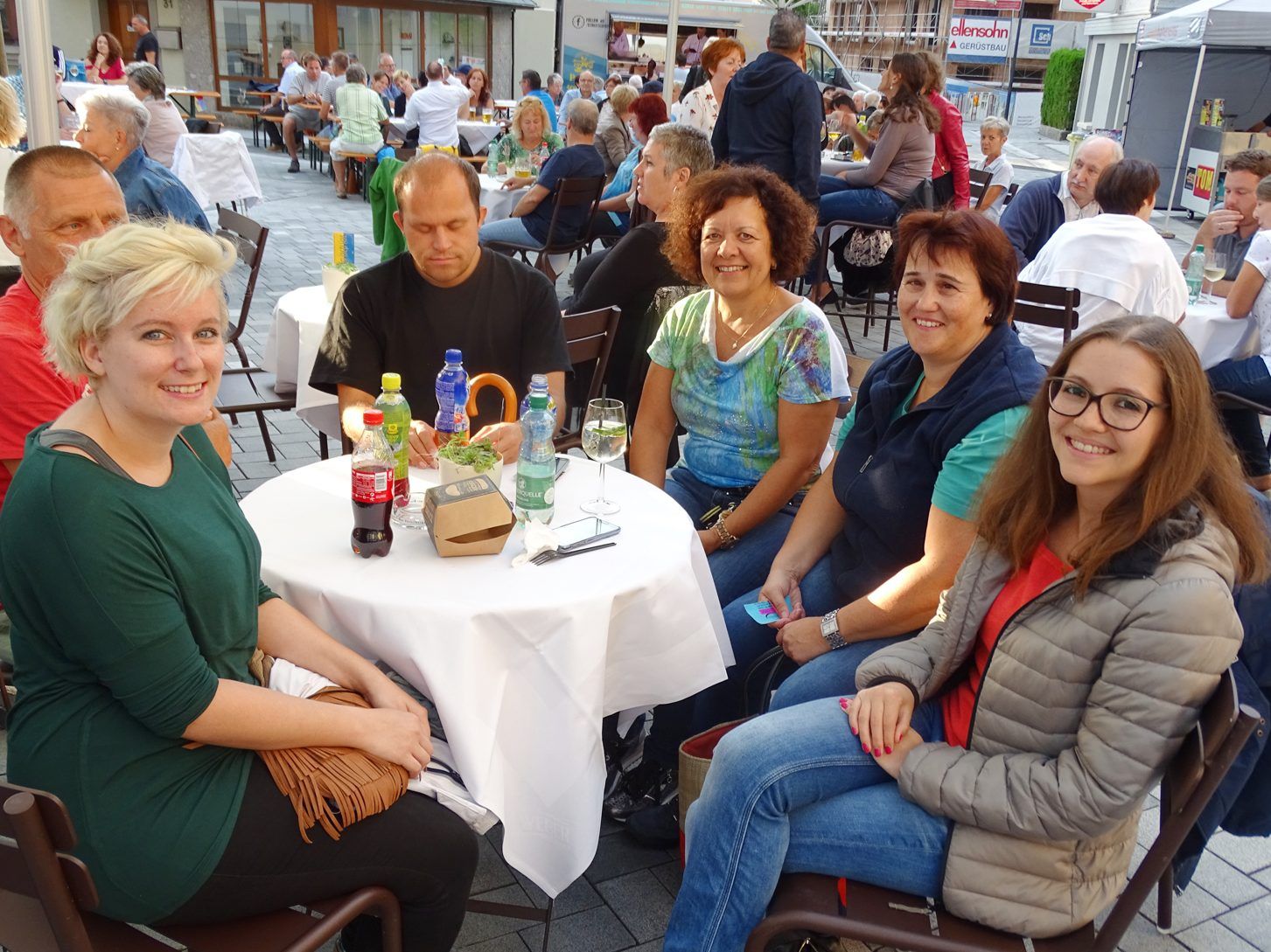 Auch das Stadtmarketing-Team genoss „Ems isch üsr, Wian isch üsr“ im Jüdischen Viertel Auch das Stadtmarketing-Team genoss „Ems isch üsr, Wian isch üsr“ im Jüdischen Viertel