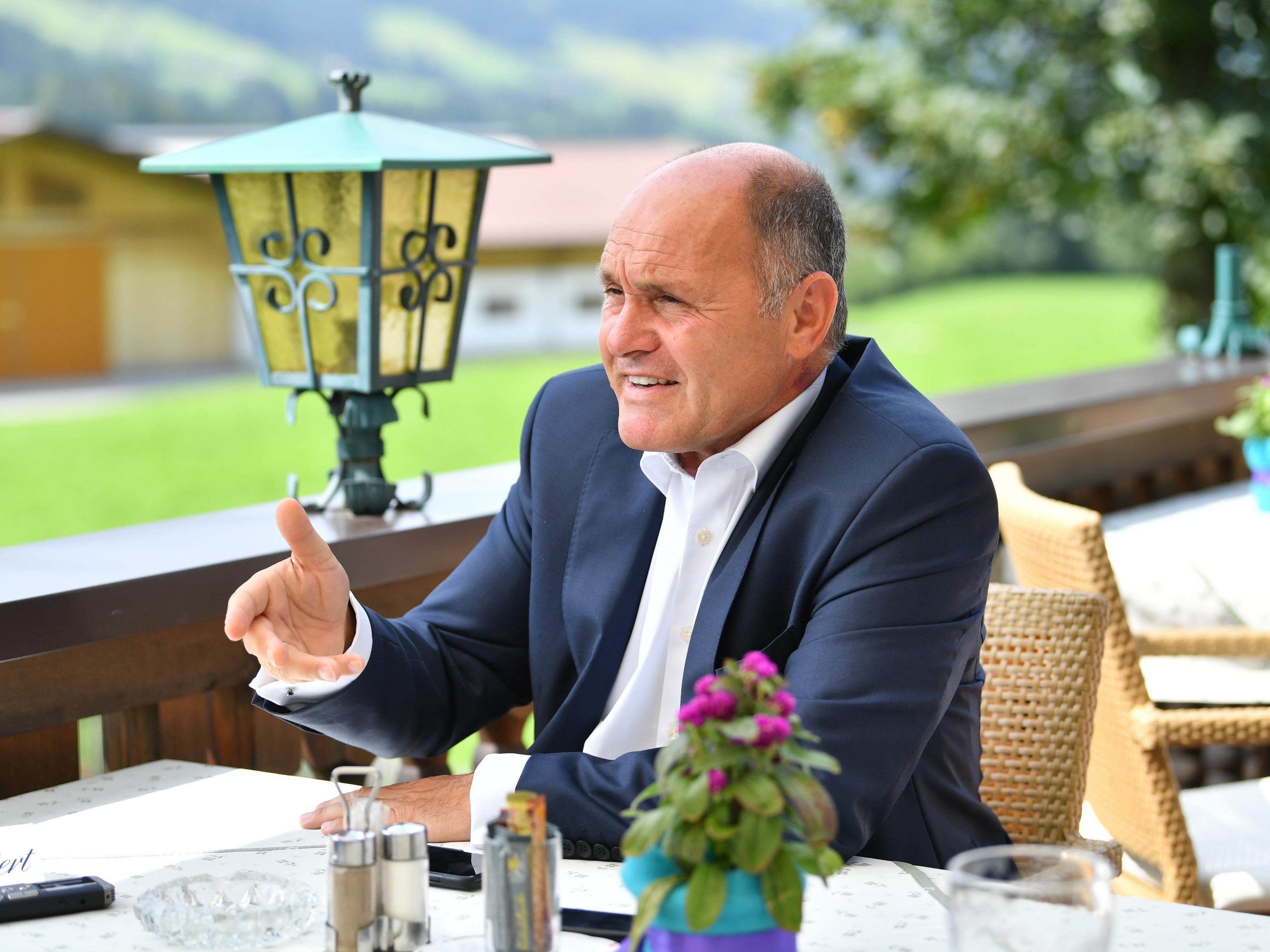 Innenminister Sobotka (Bild) zeigt sich ob der SP-Absage verärgert, SPÖ-Klubobmann Schieder will von der VP gar kein überarbeitetes Sicherheitspaket bekommen haben.
