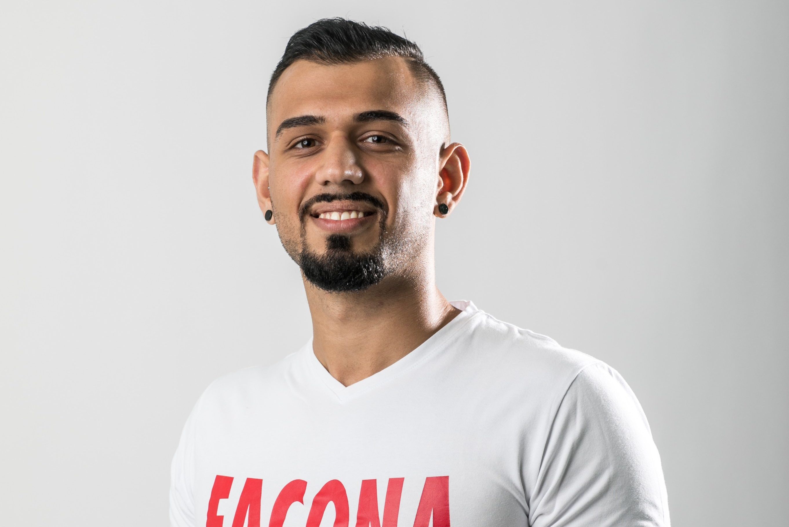 Miki-Gino geht mit der Startnummer 1 ins Rennen. Miki-Gino geht mit der Startnummer 1 ins Rennen.