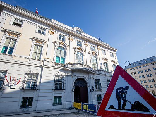 U.a. soll ein Anprallschutz das Bundeskanzleramt sichern