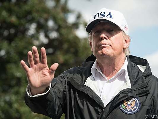 Trump nimmt Abstand von Rassismus und Hasskriminalität Trump nimmt Abstand von Rassismus und Hasskriminalität