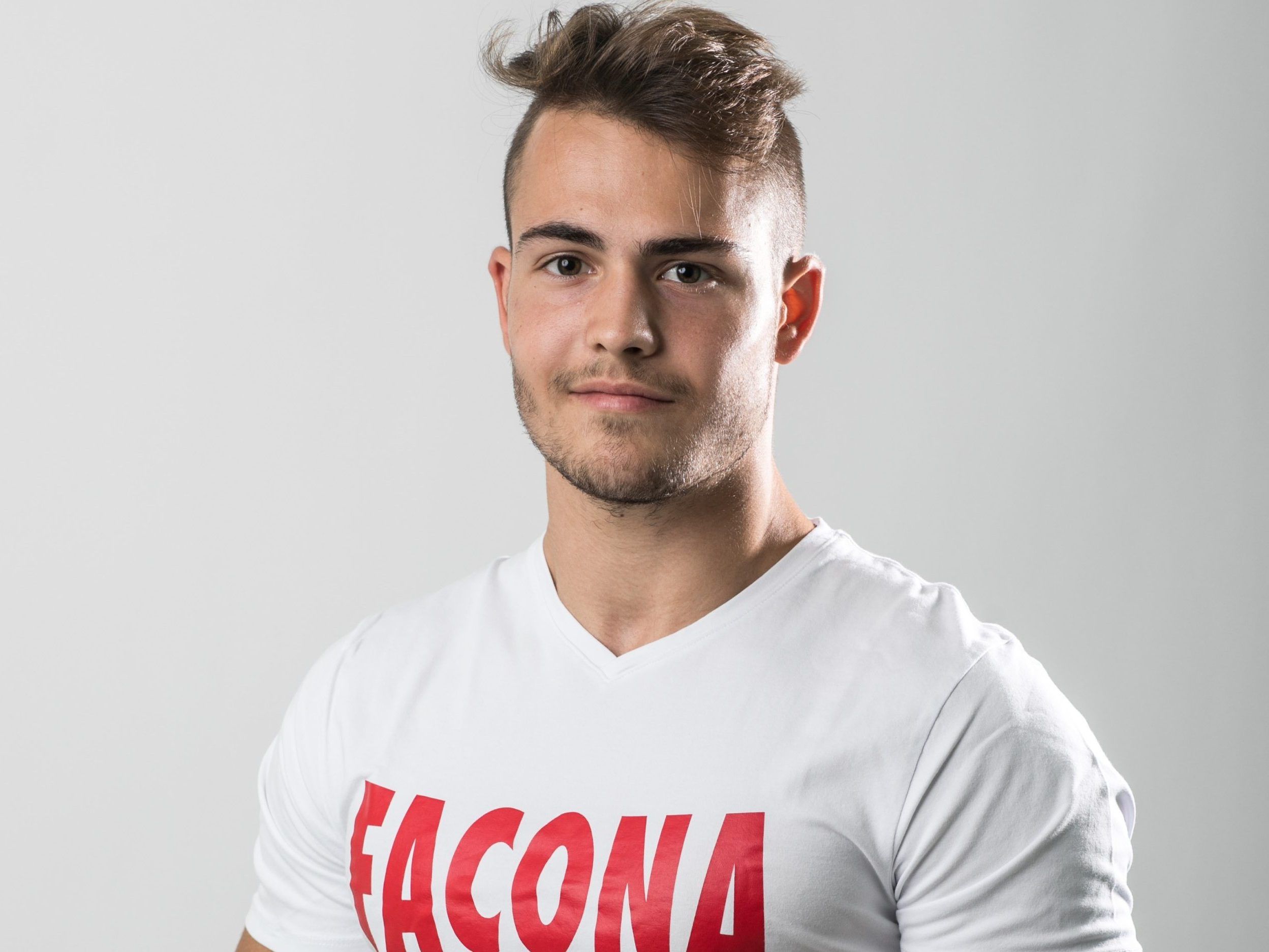 Dominik geht mit der Startnummer 2 ins Rennen.