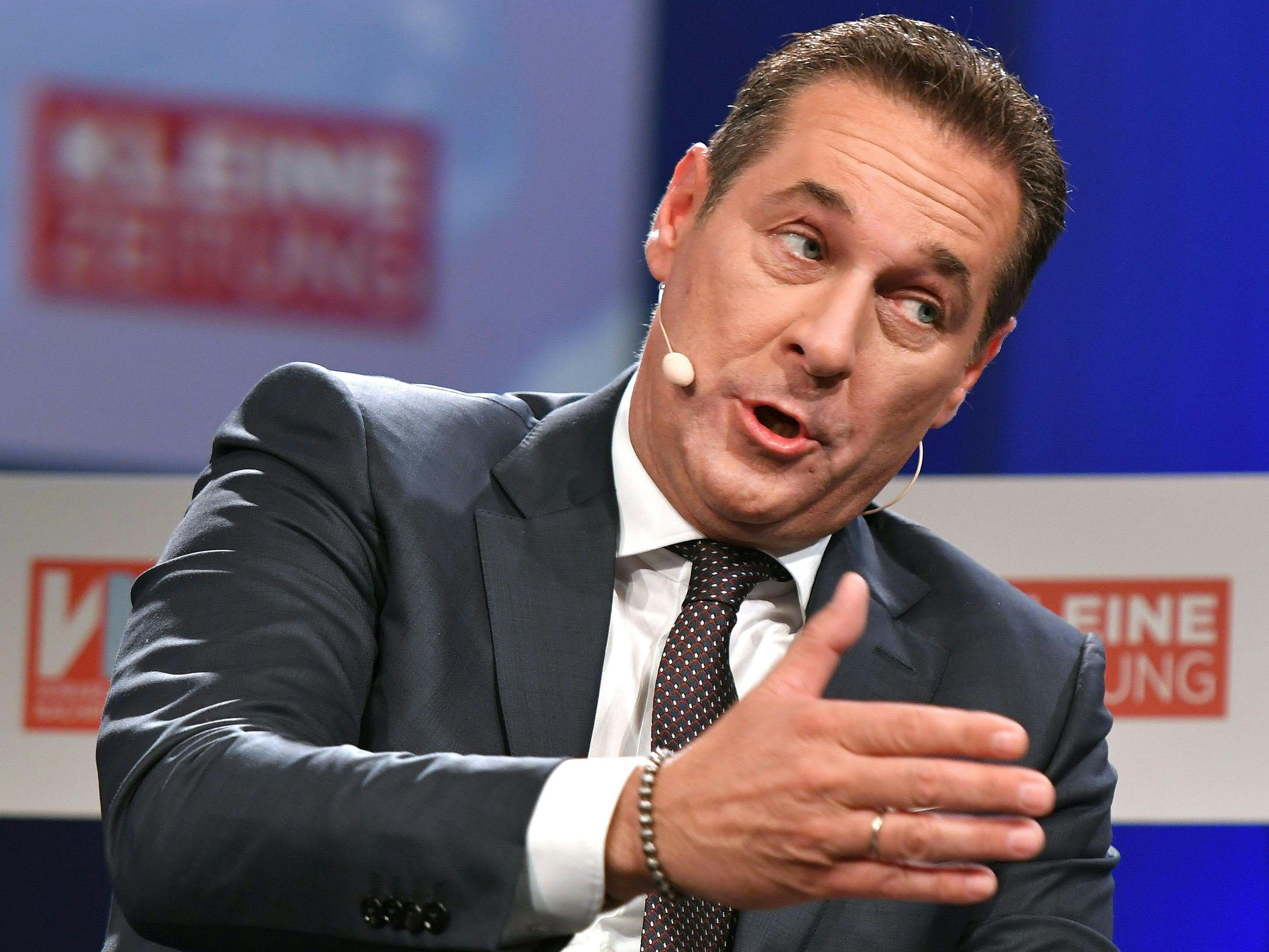 Sollte die FPÖ in der Regierung vertreten sein, will Strache ins Innenressort.