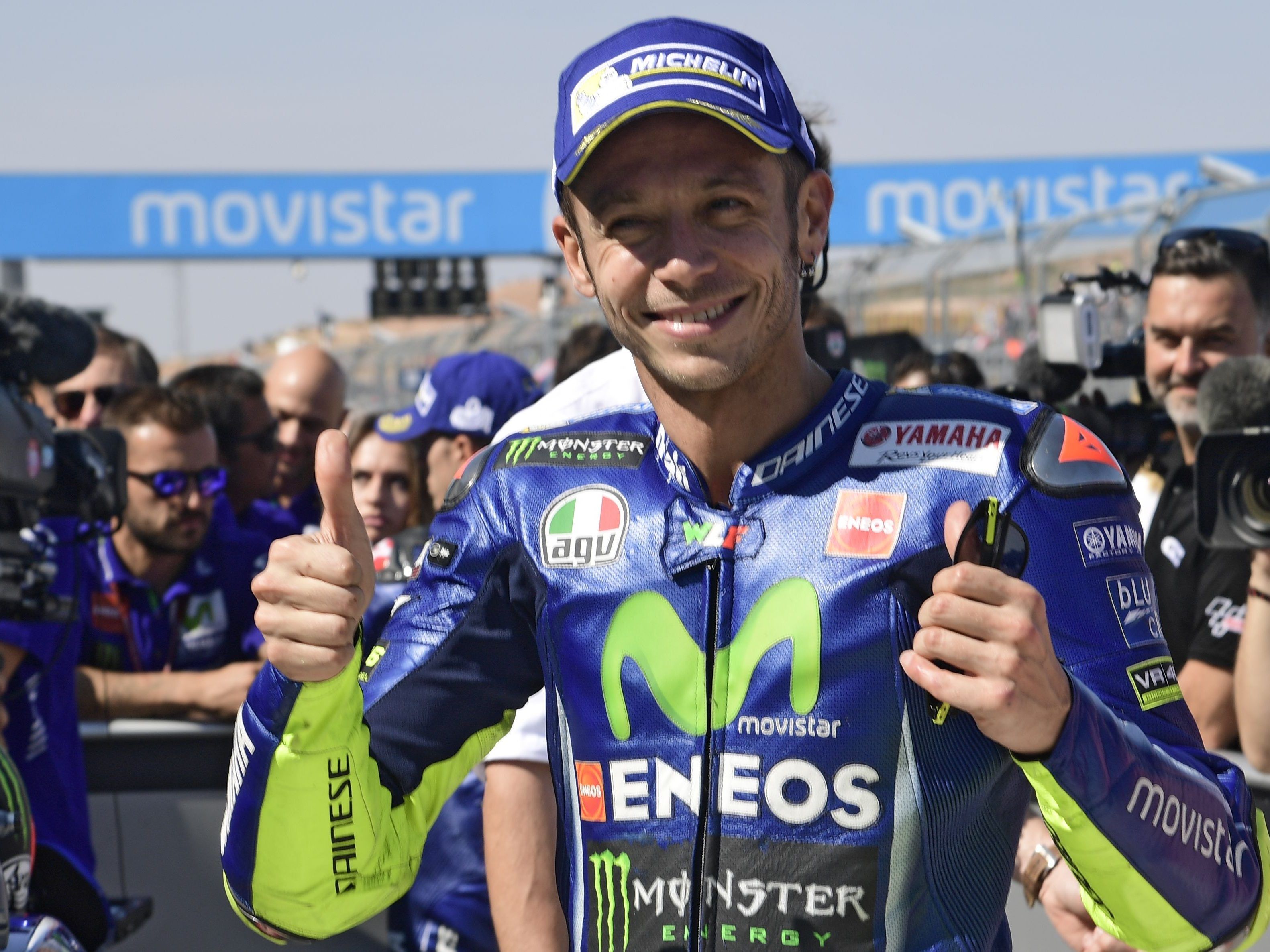 Valentino Rossi startet aus der ersten Reihe, trotz Beinbruch. Valentino Rossi startet aus der ersten Reihe, trotz Beinbruch.