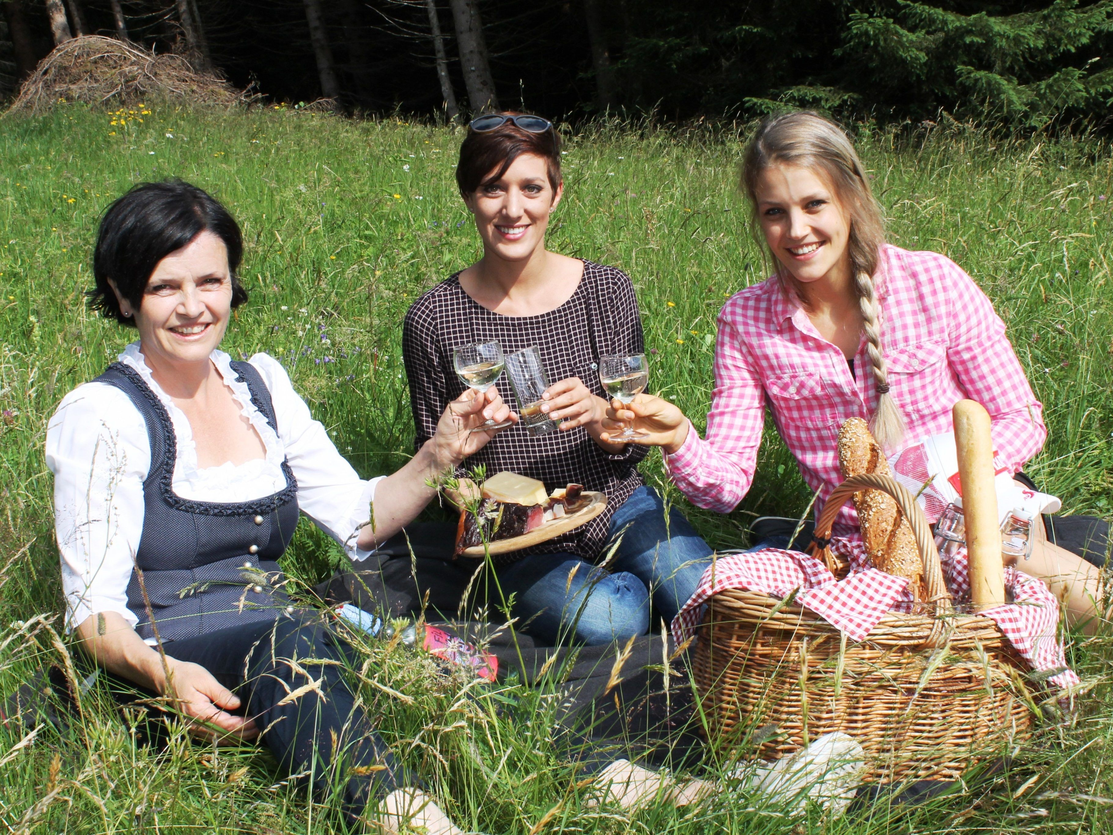 In herrlicher Natur und Blumenwiese am Hugelsee am Kristbergsattel, entstand eine weitere Sendung aus der Serie "LÄNDLE-TV-on-Tour"