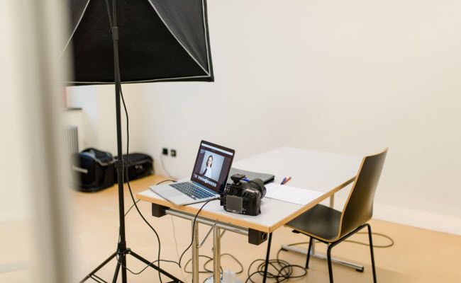 Individuelles Bewerbungsfoto: Als besonderes Highlight steht ein kostenloses Fotoshooting für die Studieninteressierten auf dem Programm. Individuelles Bewerbungsfoto: Als besonderes Highlight steht ein kostenloses Fotoshooting für die Studieninteressierten auf dem Programm.