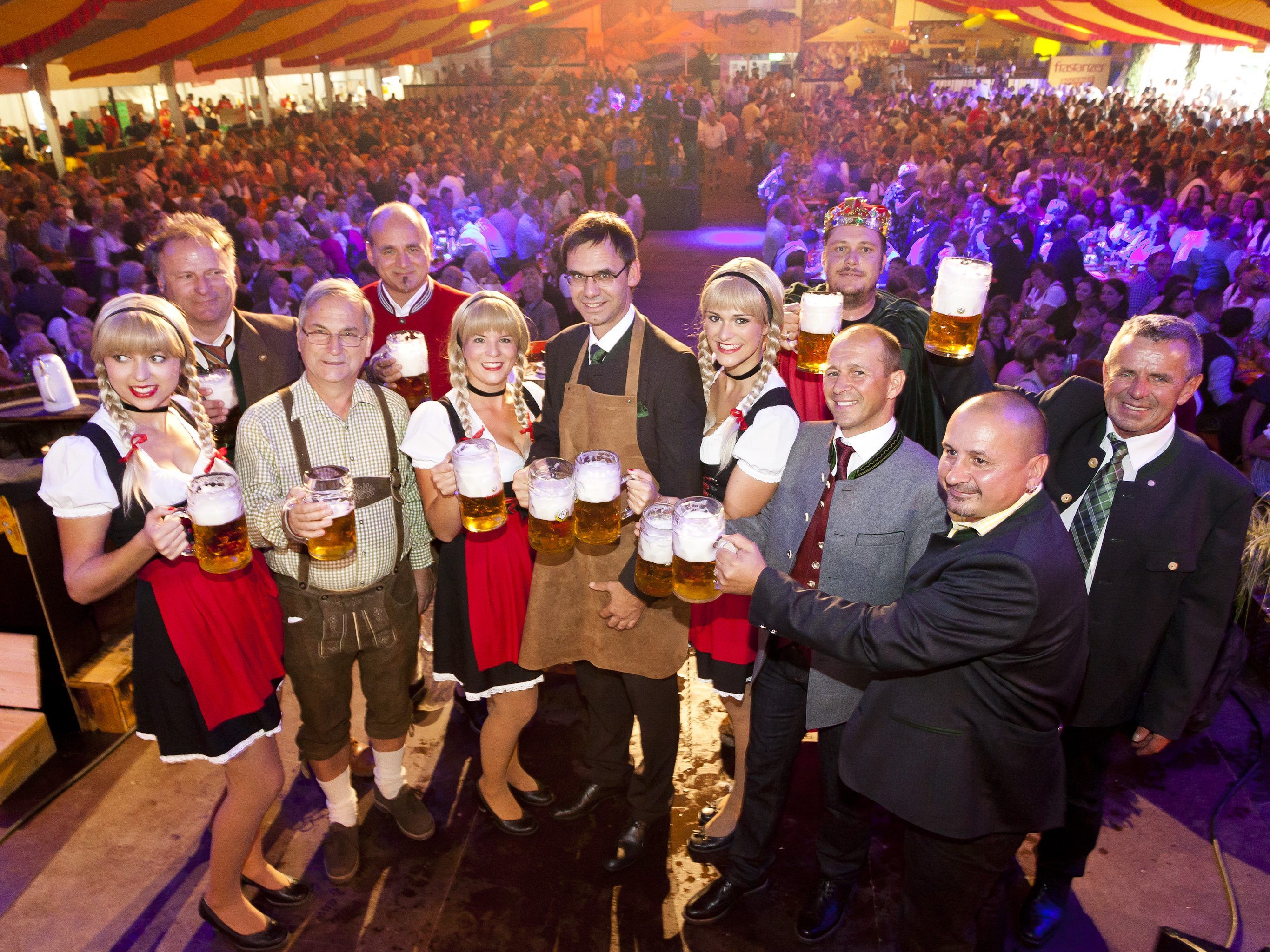 Der traditionelle Fassanstich am Freitag, 15. September 2017, ist ein absolutes Highlight des Bockbierfestes. Der traditionelle Fassanstich am Freitag, 15. September 2017, ist ein absolutes Highlight des Bockbierfestes.