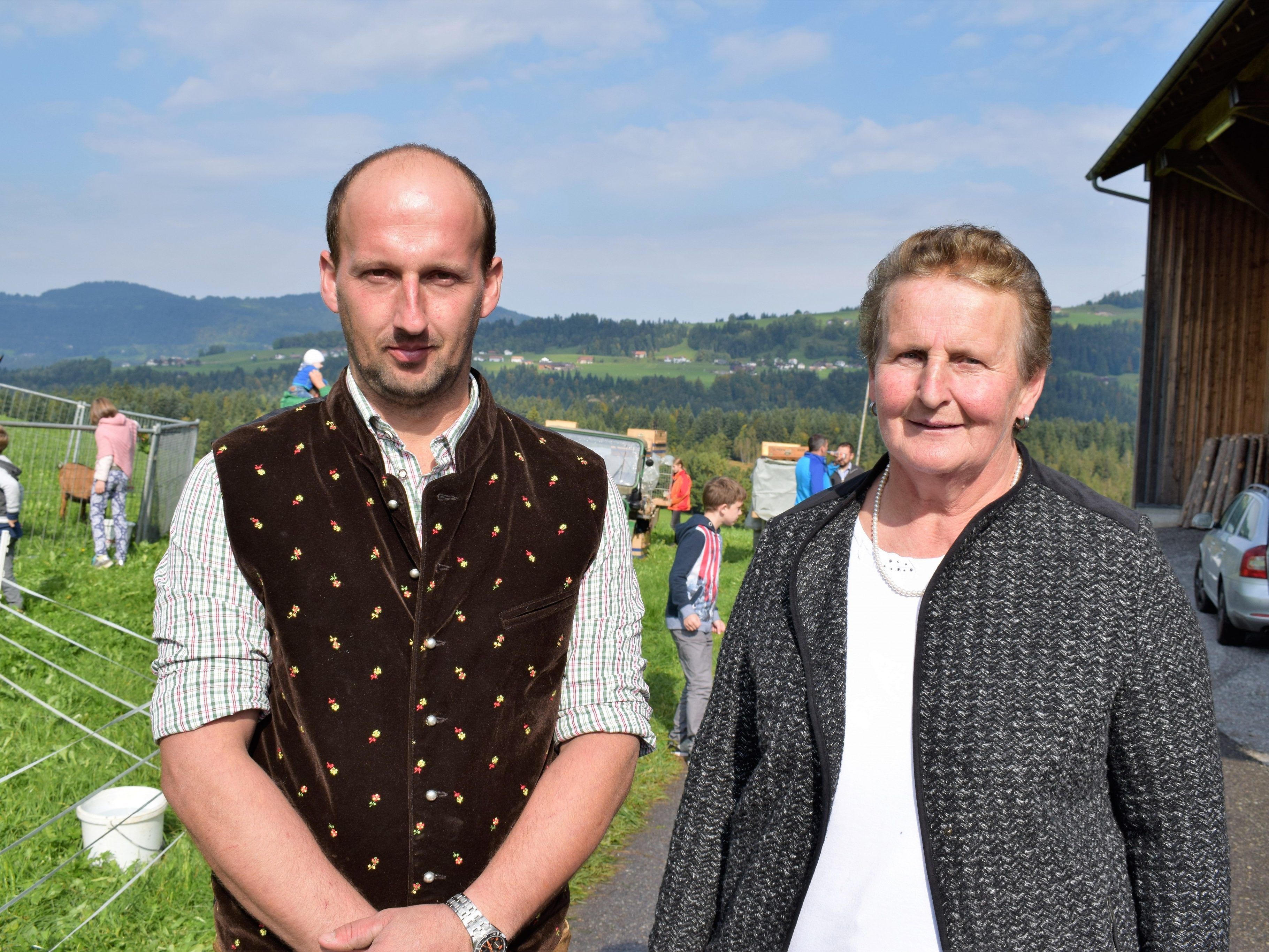 Die Gastgeber Maria und Gerd Steurer boten interessante Einblicke in ihren Hof.