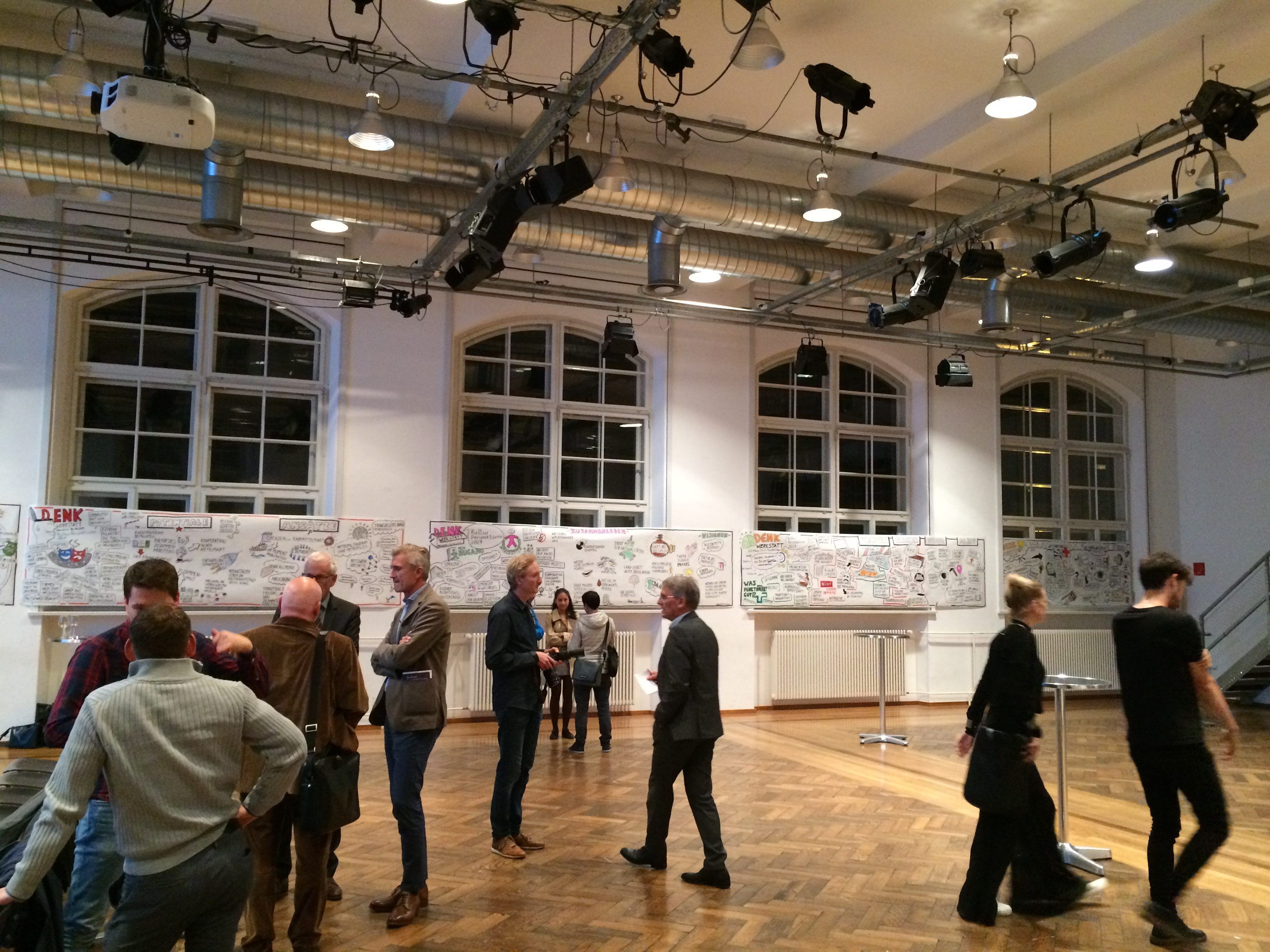 Bei der Dialogwerkstatt wurde über eine Bewerbung als Kulturhauptstadt 2024 diskutiert. Bei der Dialogwerkstatt wurde über eine Bewerbung als Kulturhauptstadt 2024 diskutiert.