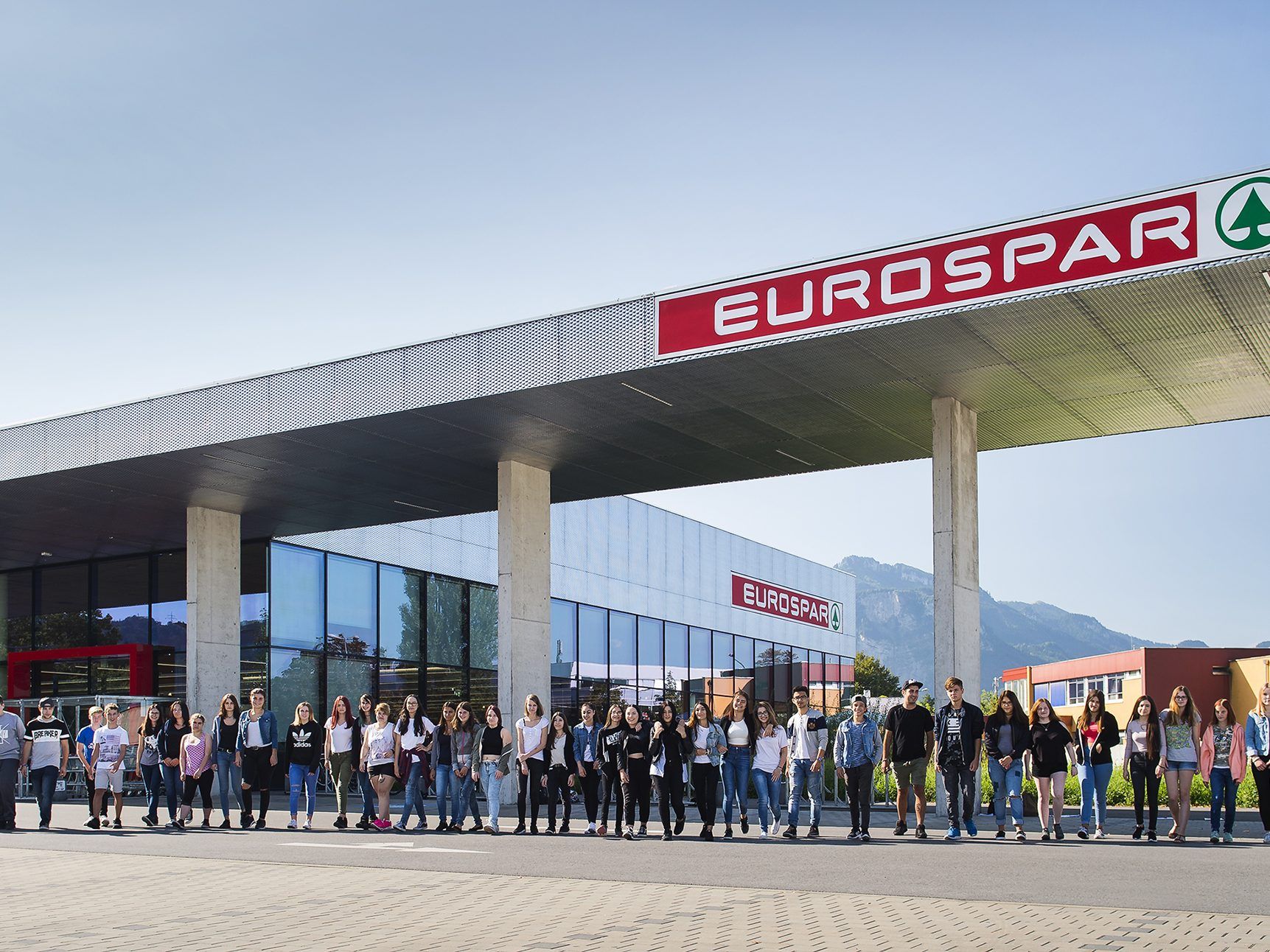 Rund 50 neue Lehrlinge besichtigten gleich am ersten Tag verschiedene SPAR-Märkte. Rund 50 neue Lehrlinge besichtigten gleich am ersten Tag verschiedene SPAR-Märkte.