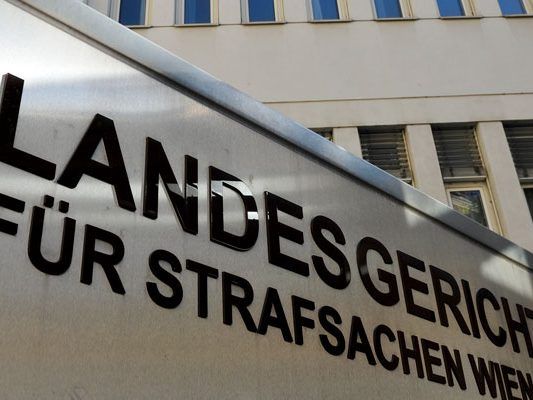 Zwei Männer standen vor Gericht, weil sie Massenquartiere für Flüchtlinge betrieben hatten.