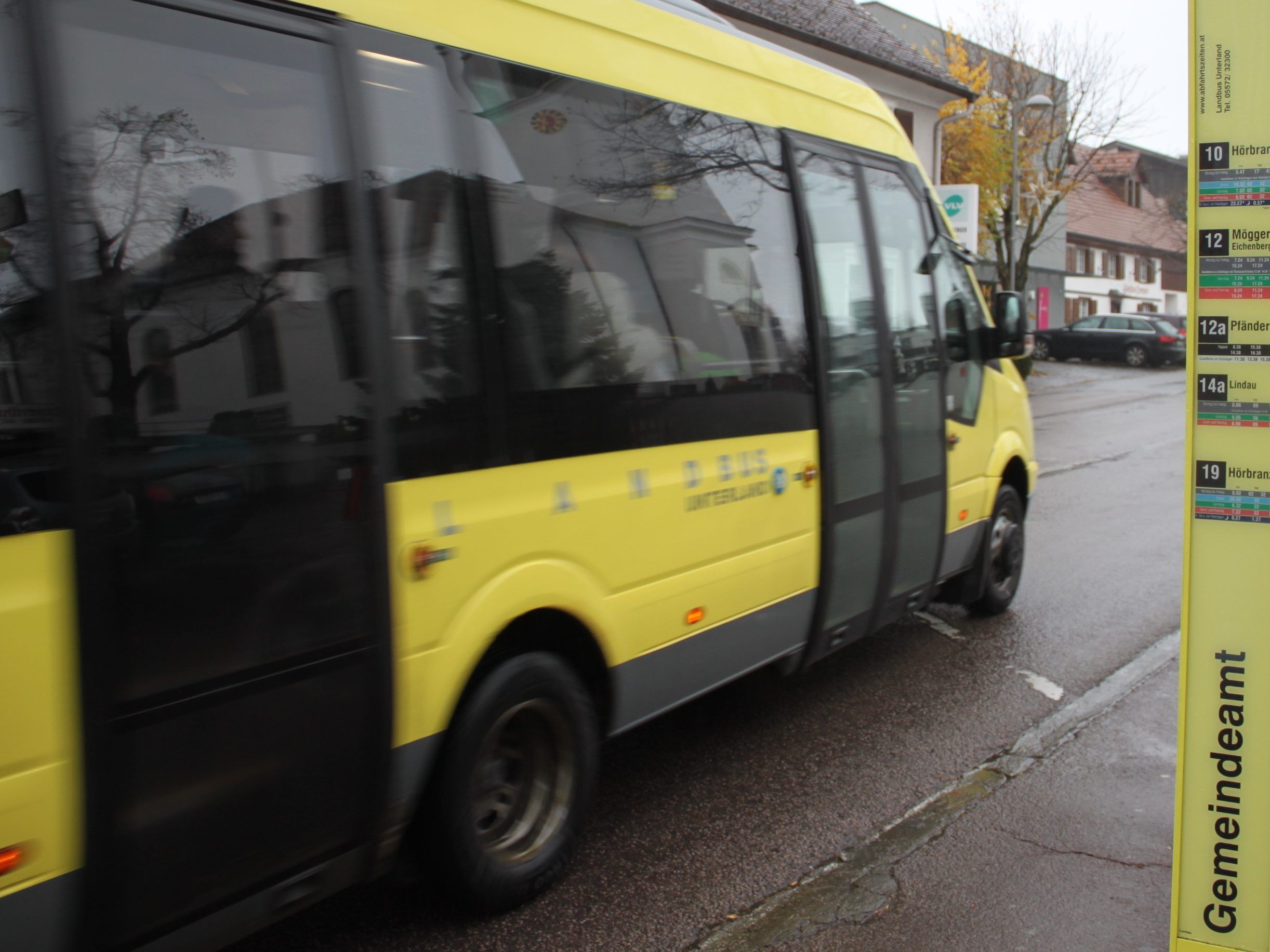 Die beiden Frühkurse der Linie 12a vom Pfänder Richtung Lochau wurden den Bedürfnissen der Schüler weiterführender Schulen angepasst. Die beiden Frühkurse der Linie 12a vom Pfänder Richtung Lochau wurden den Bedürfnissen der Schüler weiterführender Schulen angepasst.