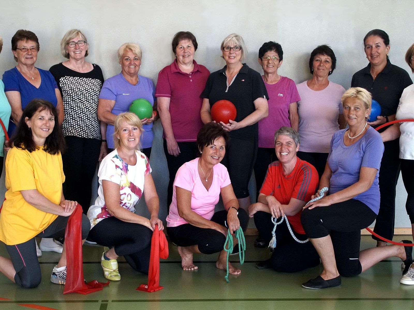 Die Lochauer Frauen-Gymnastik-Gruppe mit Vorturnerin Barbara Stranig freut sich über „Verstärkung“. Die Lochauer Frauen-Gymnastik-Gruppe mit Vorturnerin Barbara Stranig freut sich über „Verstärkung“.