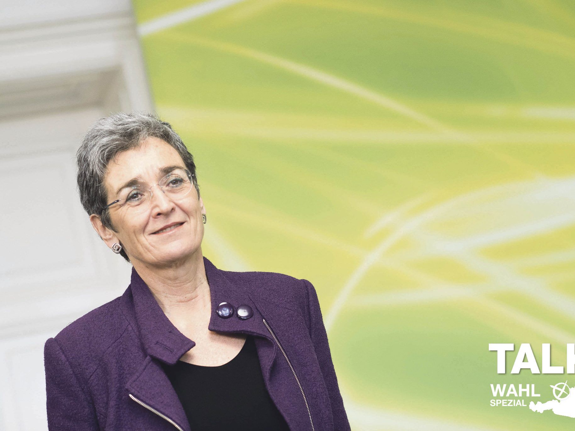 Drei Wähler diskutieren mit Ulrike Lunacek bei Servus TV. Drei Wähler diskutieren mit Ulrike Lunacek bei Servus TV.