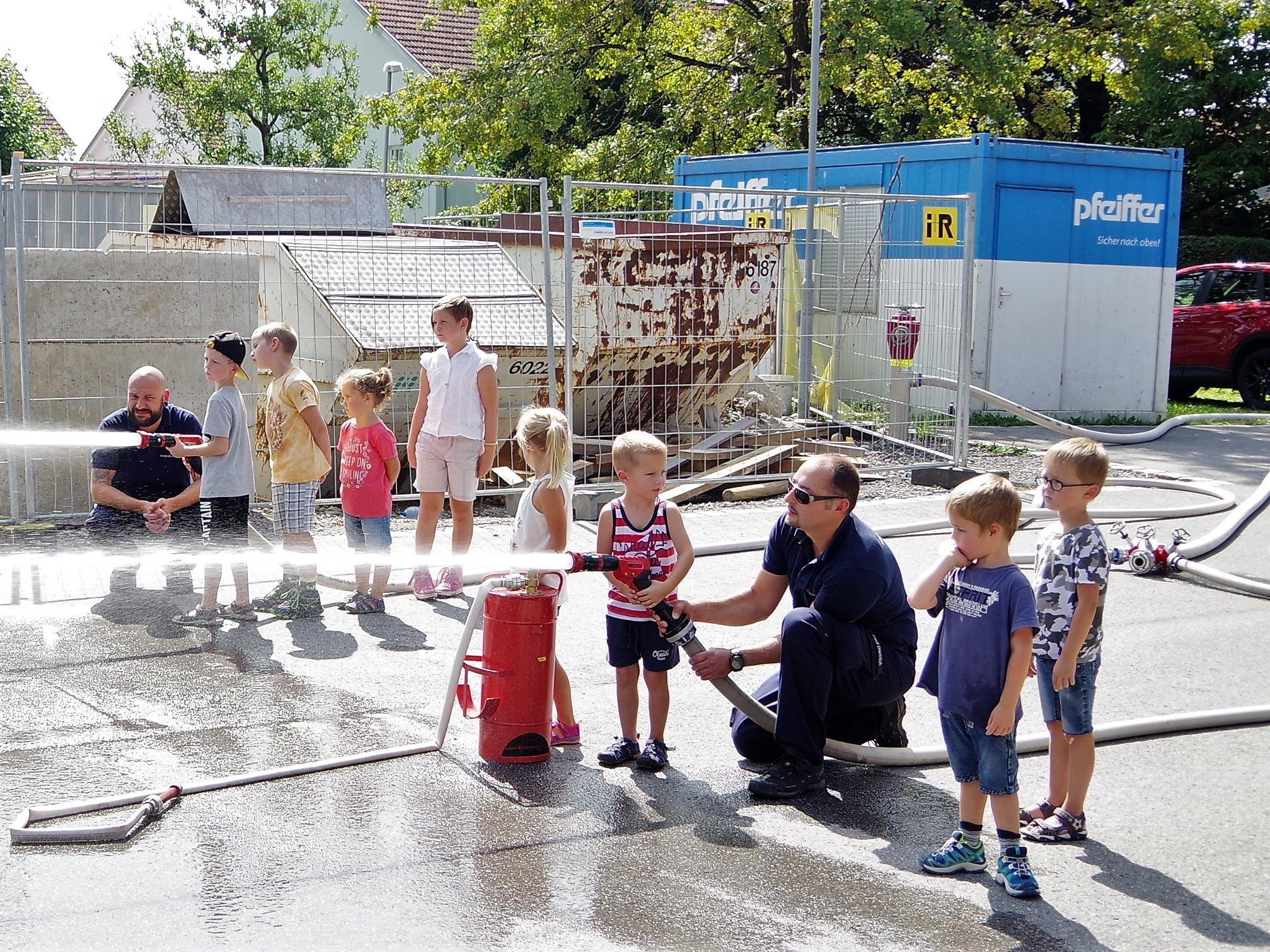Ein Nachmittag bei der Feuerwehr im Rahmen des Kindersommers 2017