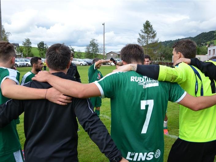 Freude über den 2:4 Sieg bei der Rätia Freude über den 2:4 Sieg bei der Rätia