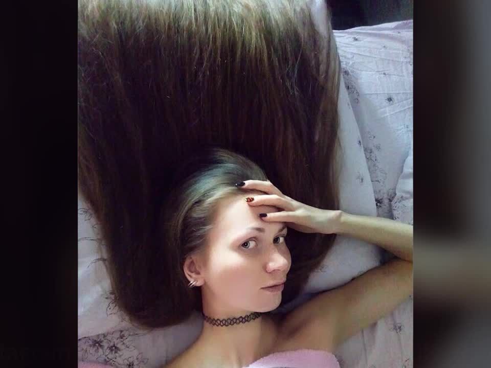 Diese Frau lässt ihre Haare schon seit 2013 wachsen.